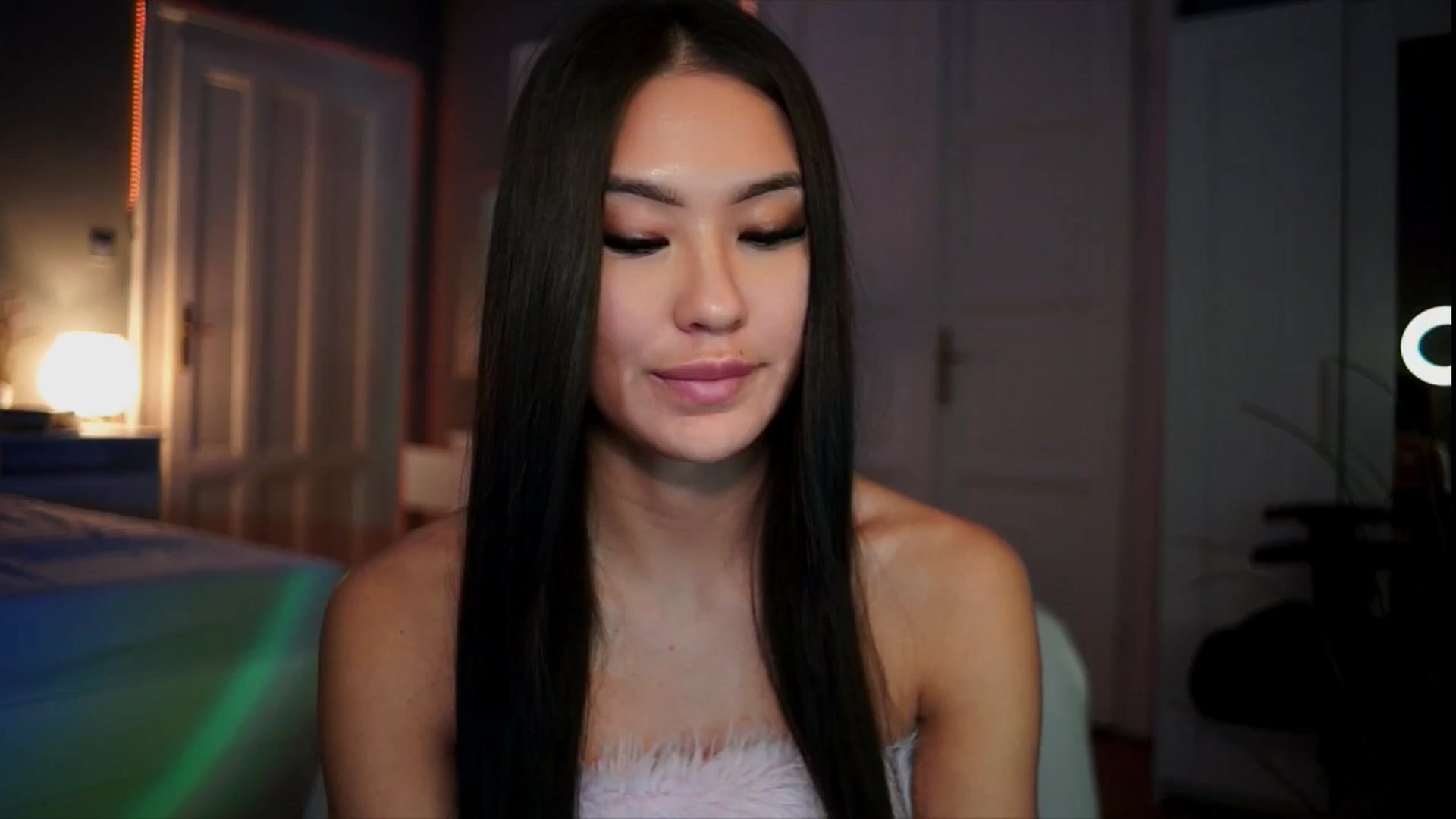 Gallery image thumbnail from MaiStream's myfreecams stream on, 12/24/2025, 23:43 image 3 of 20