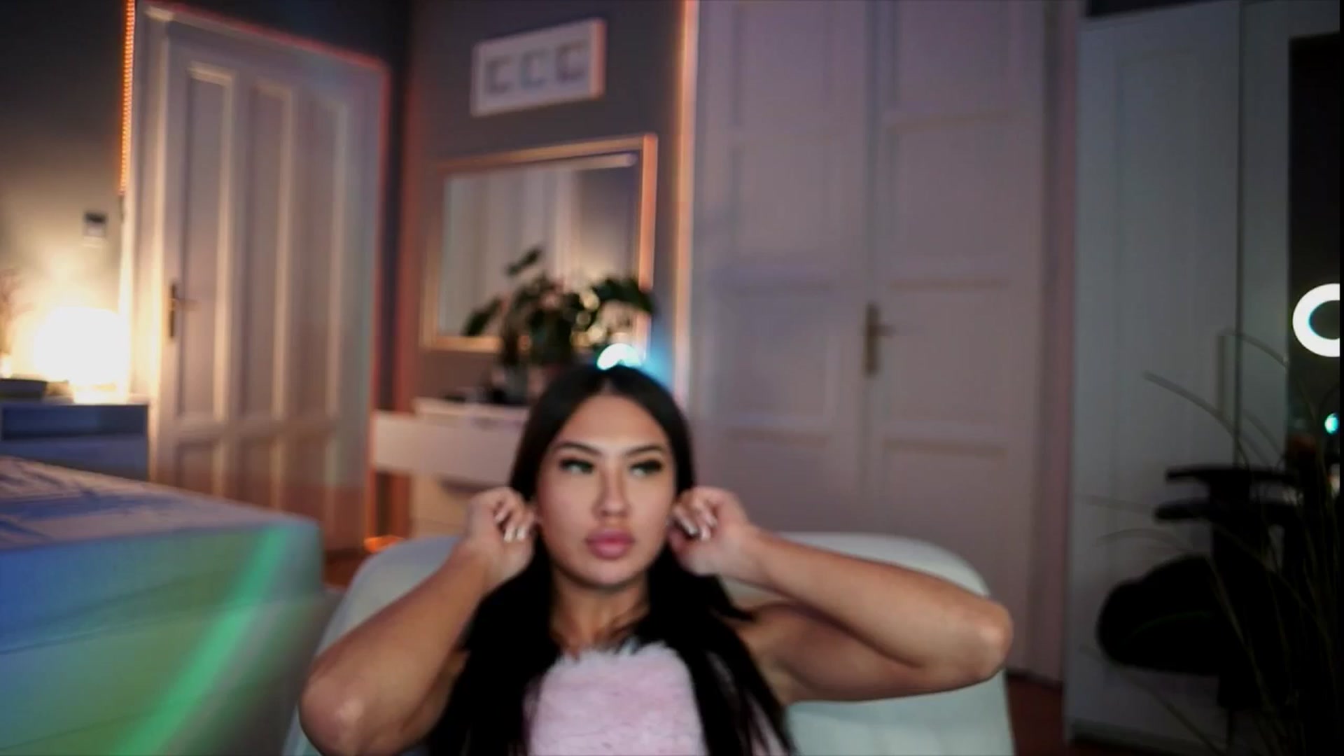 Gallery image thumbnail from MaiStream's myfreecams stream on, 12/24/2025, 23:43 image 15 of 20