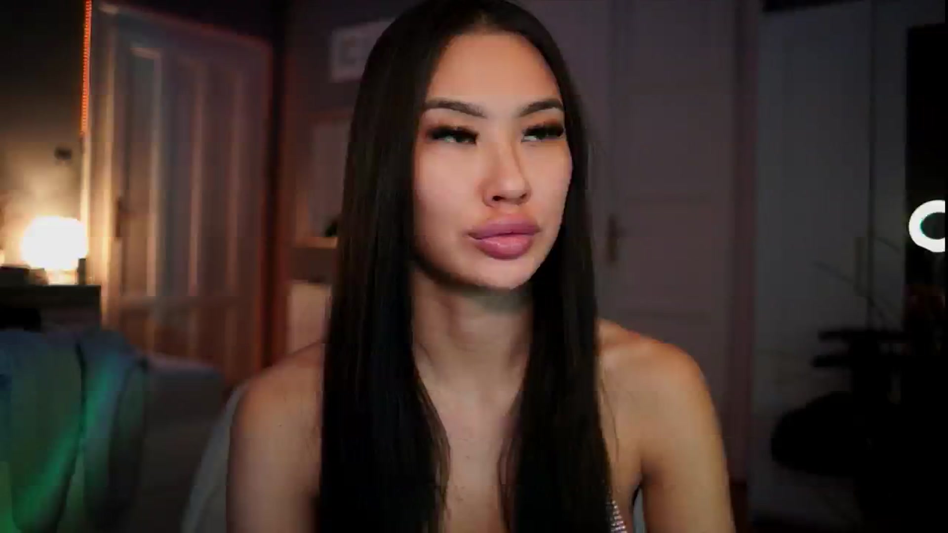 Gallery image thumbnail from MaiStream's myfreecams stream on, 12/25/2025, 20:29 image 5 of 20