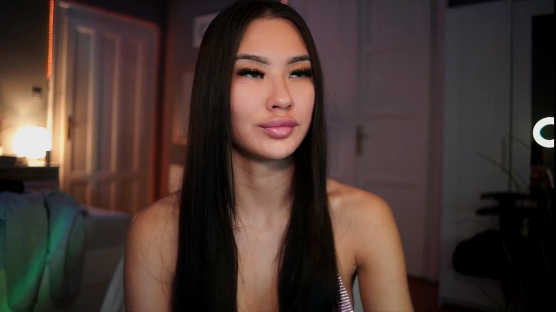 Gallery image thumbnail from MaiStream's myfreecams stream on, 12/25/2025, 20:29 image 10 of 20