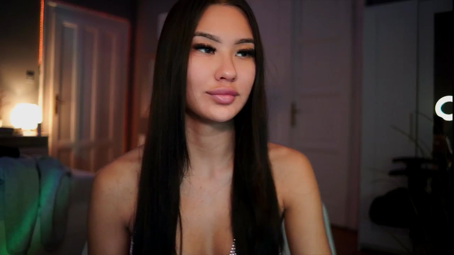 Gallery image thumbnail from MaiStream's myfreecams stream on, 12/25/2025, 20:29 image 8 of 20