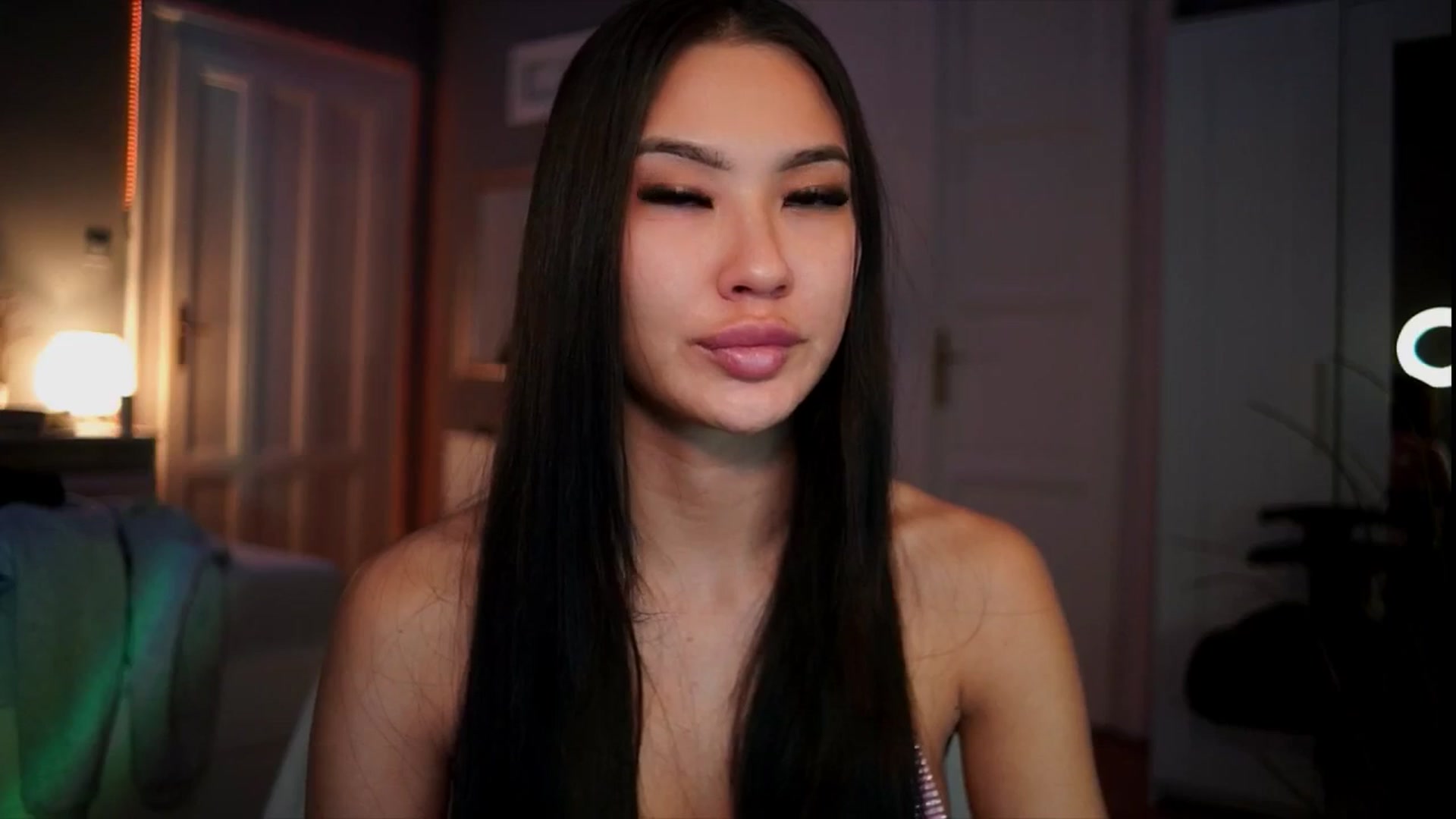 Gallery image thumbnail from MaiStream's myfreecams stream on, 12/25/2025, 20:29 image 11 of 20