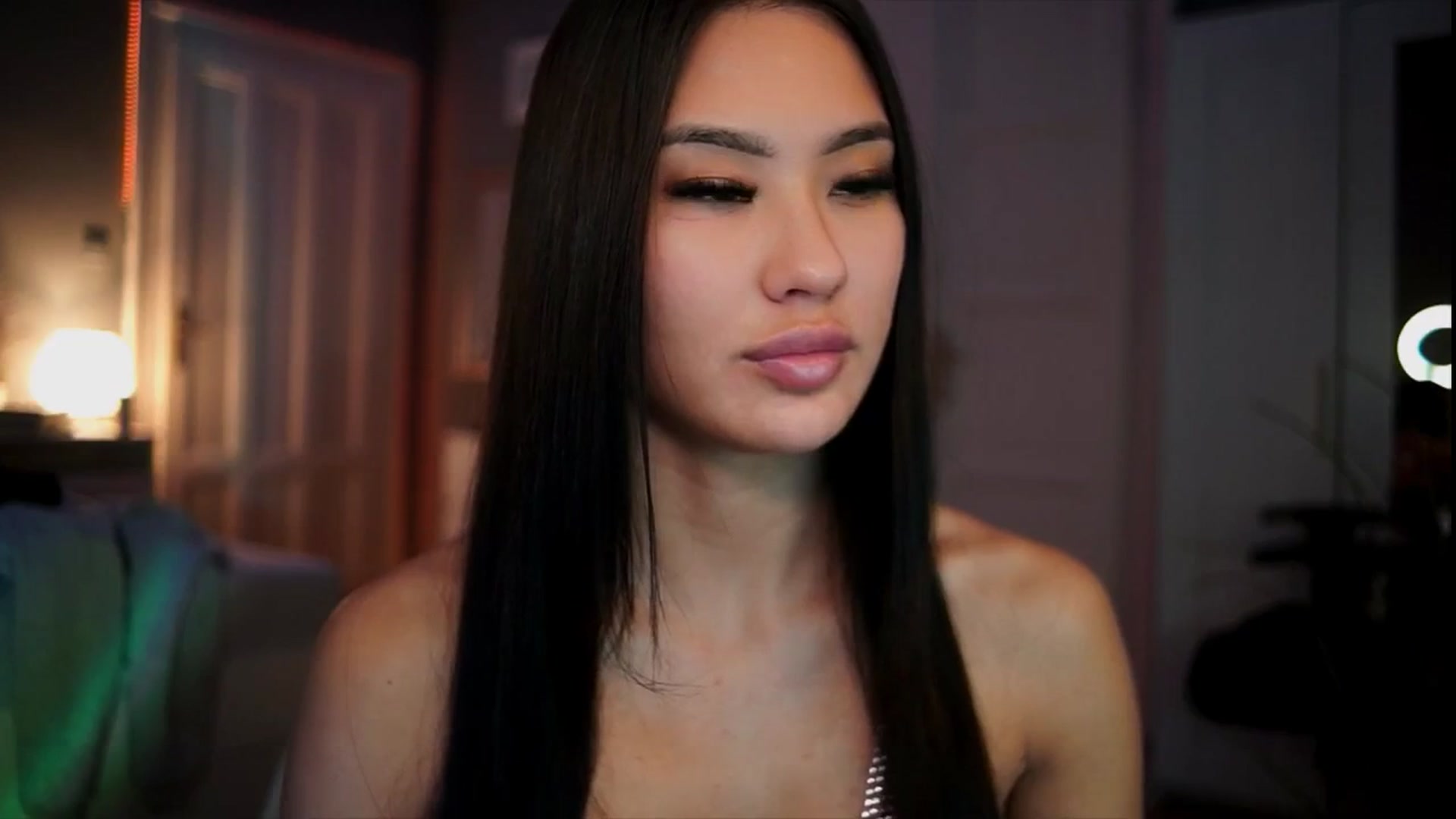 Gallery image thumbnail from MaiStream's myfreecams stream on, 12/25/2025, 20:29 image 13 of 20