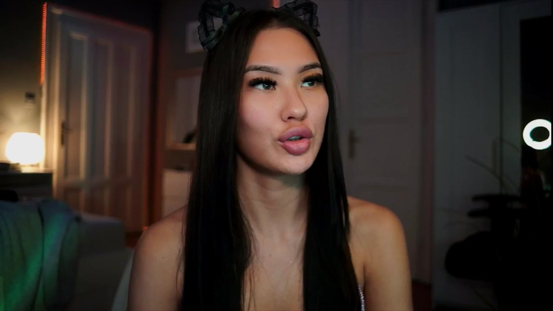 Gallery image thumbnail from MaiStream's myfreecams stream on, 12/25/2025, 21:36 image 17 of 20