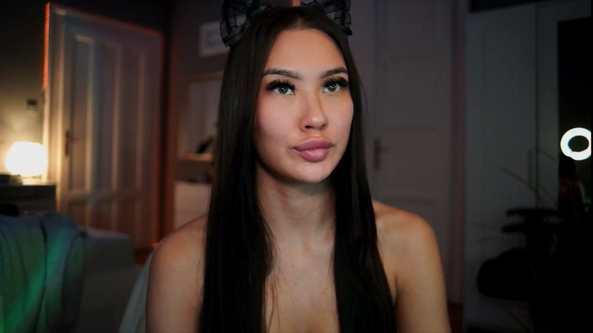 Gallery image thumbnail from MaiStream's myfreecams stream on, 12/25/2025, 21:36 image 8 of 20