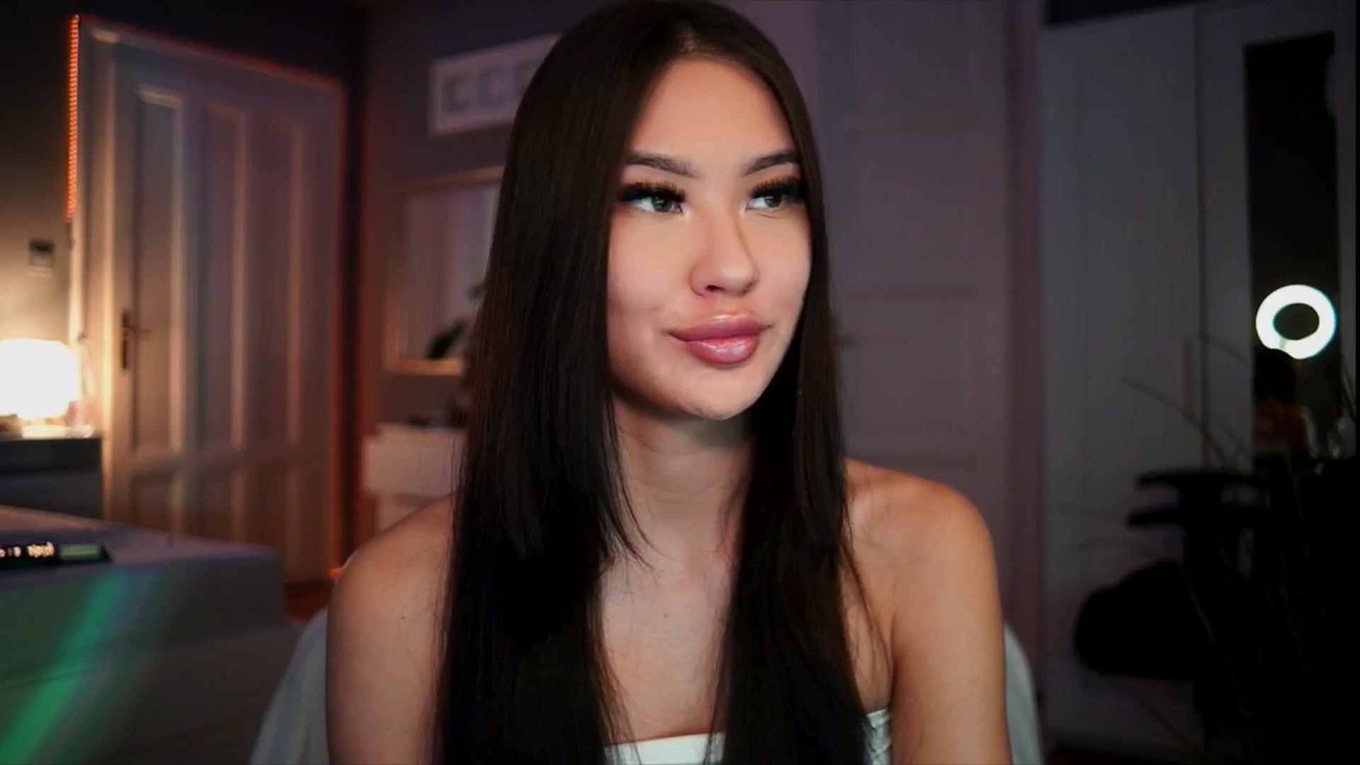 Gallery image thumbnail from MaiStream's myfreecams stream on, 12/26/2025, 21:27 image 4 of 20