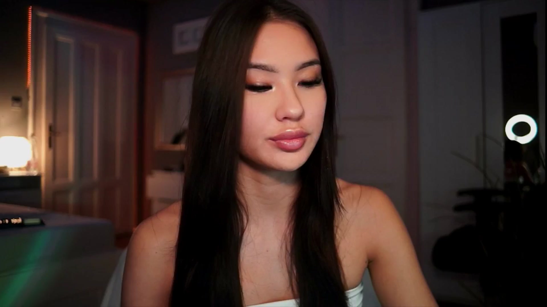 Gallery image thumbnail from MaiStream's myfreecams stream on, 12/26/2025, 21:27 image 6 of 20