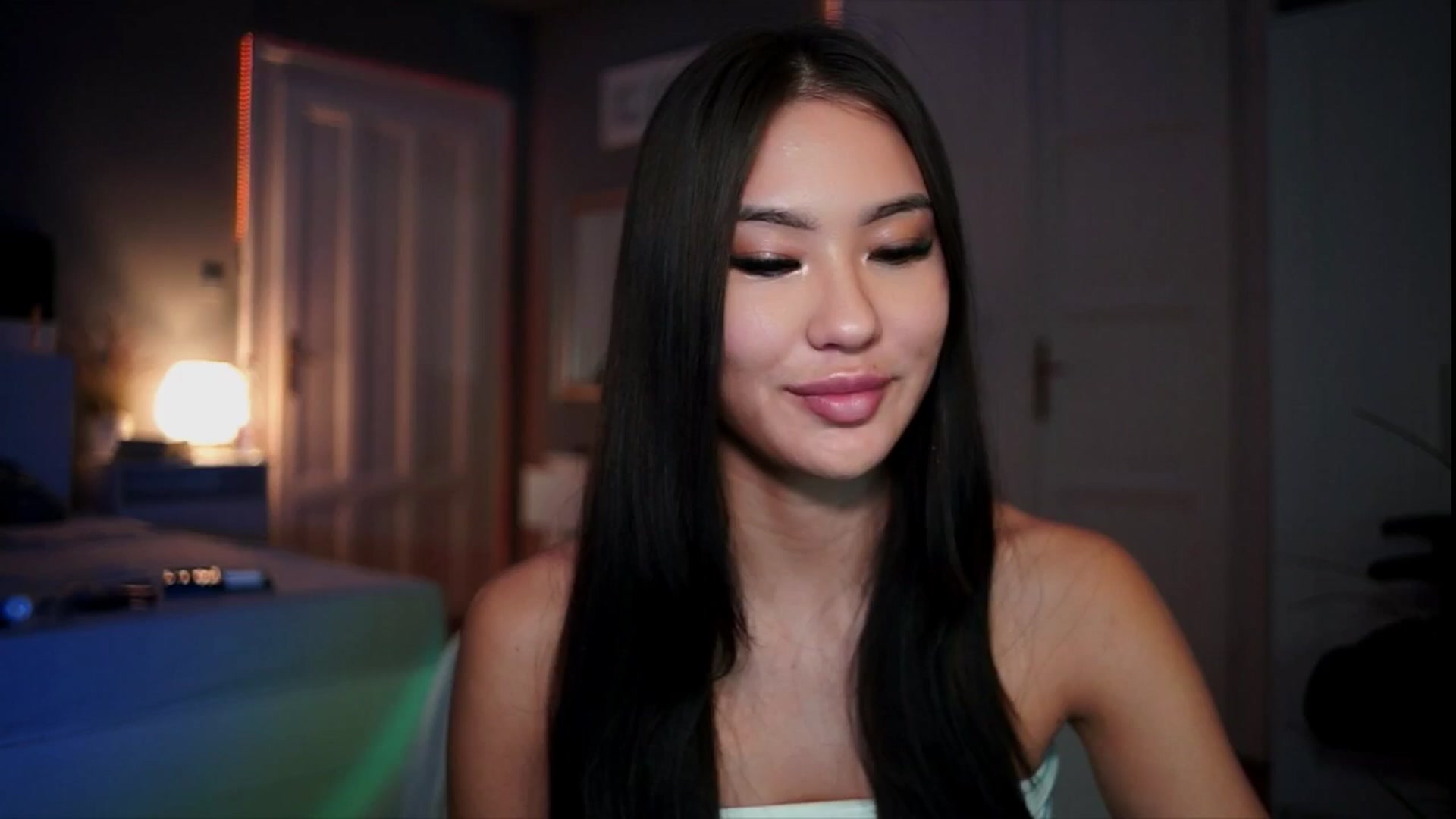 Gallery image thumbnail from MaiStream's myfreecams stream on, 12/26/2025, 22:53 image 18 of 20