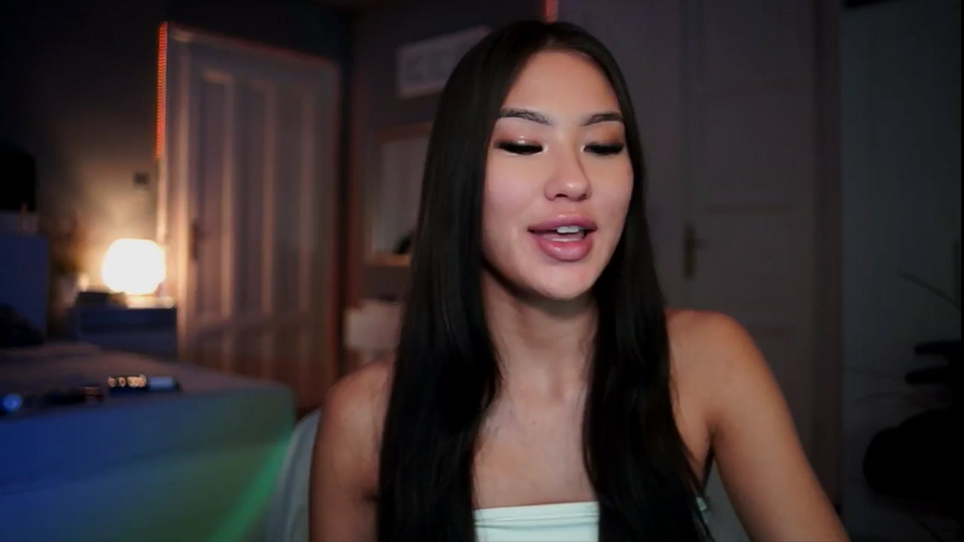 Gallery image thumbnail from MaiStream's myfreecams stream on, 12/26/2025, 22:53 image 16 of 20