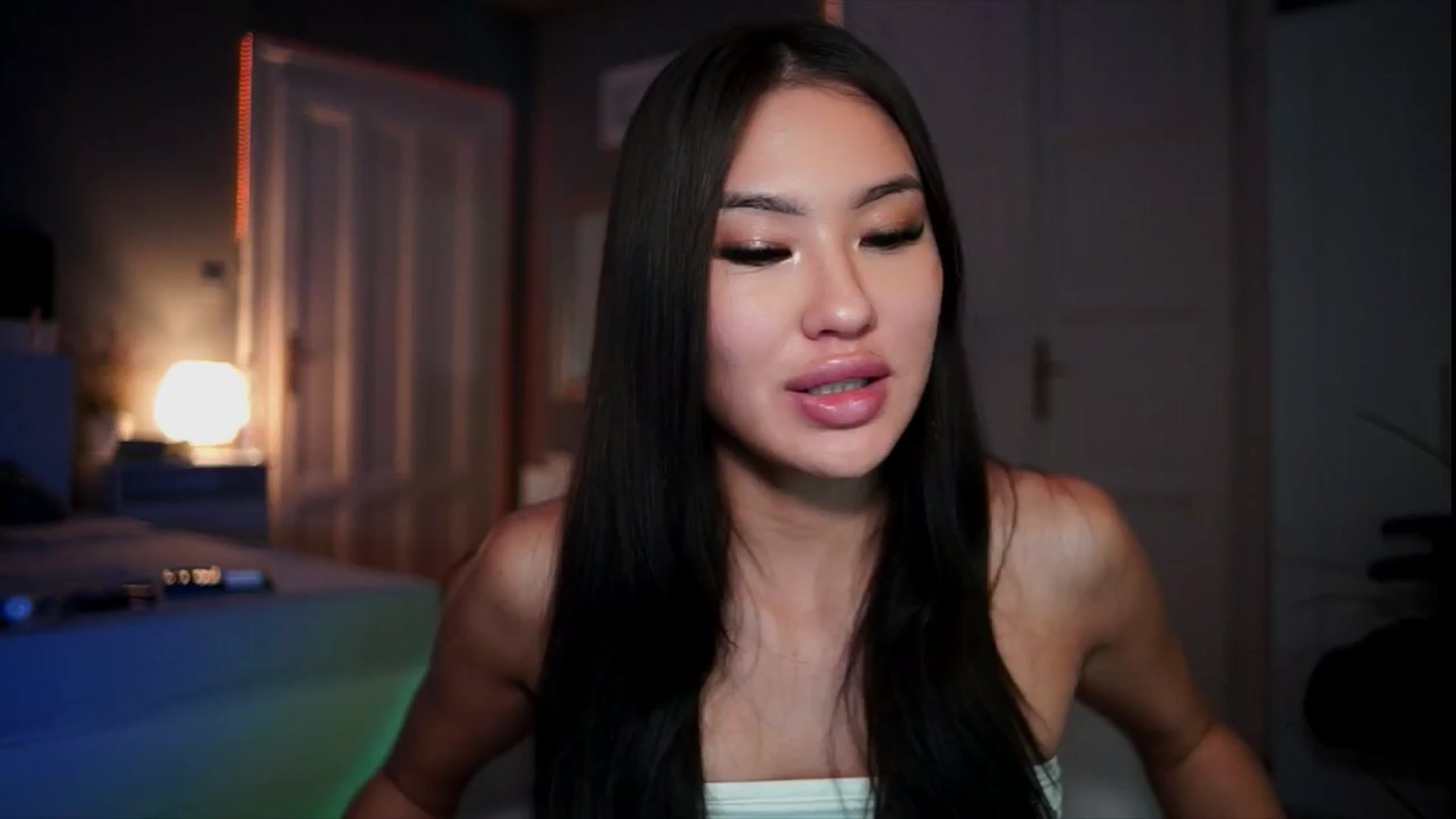 Gallery image thumbnail from MaiStream's myfreecams stream on, 12/26/2025, 22:53 image 12 of 20