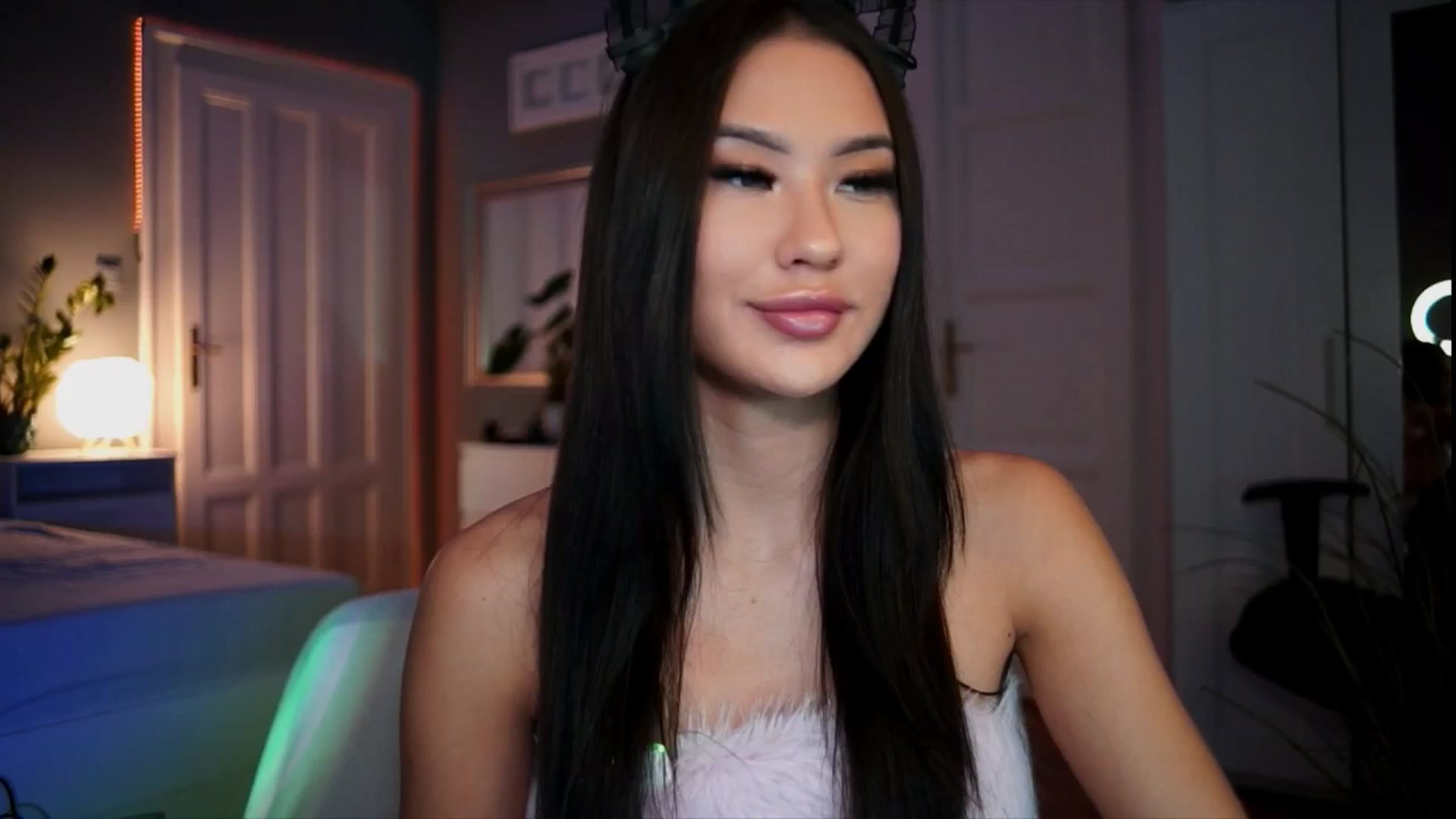 Gallery image thumbnail from MaiStream's myfreecams stream on, 12/27/2025, 20:39 image 7 of 20