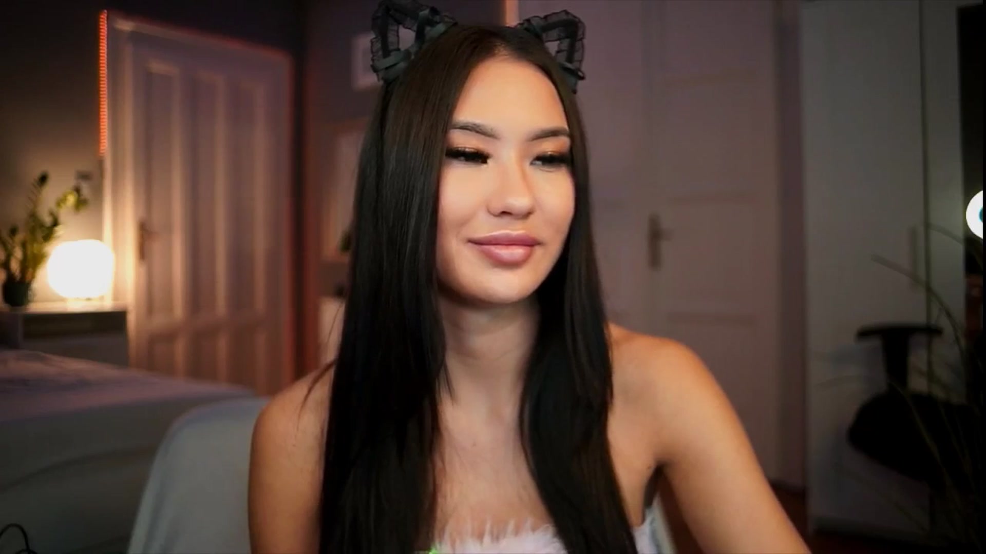 Gallery image thumbnail from MaiStream's myfreecams stream on, 12/27/2025, 23:34 image 14 of 20