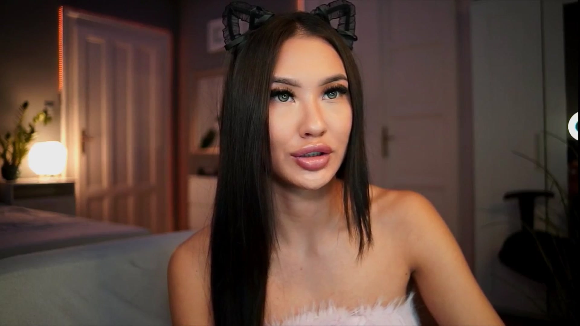 Gallery image thumbnail from MaiStream's myfreecams stream on, 12/27/2025, 23:34 image 6 of 20