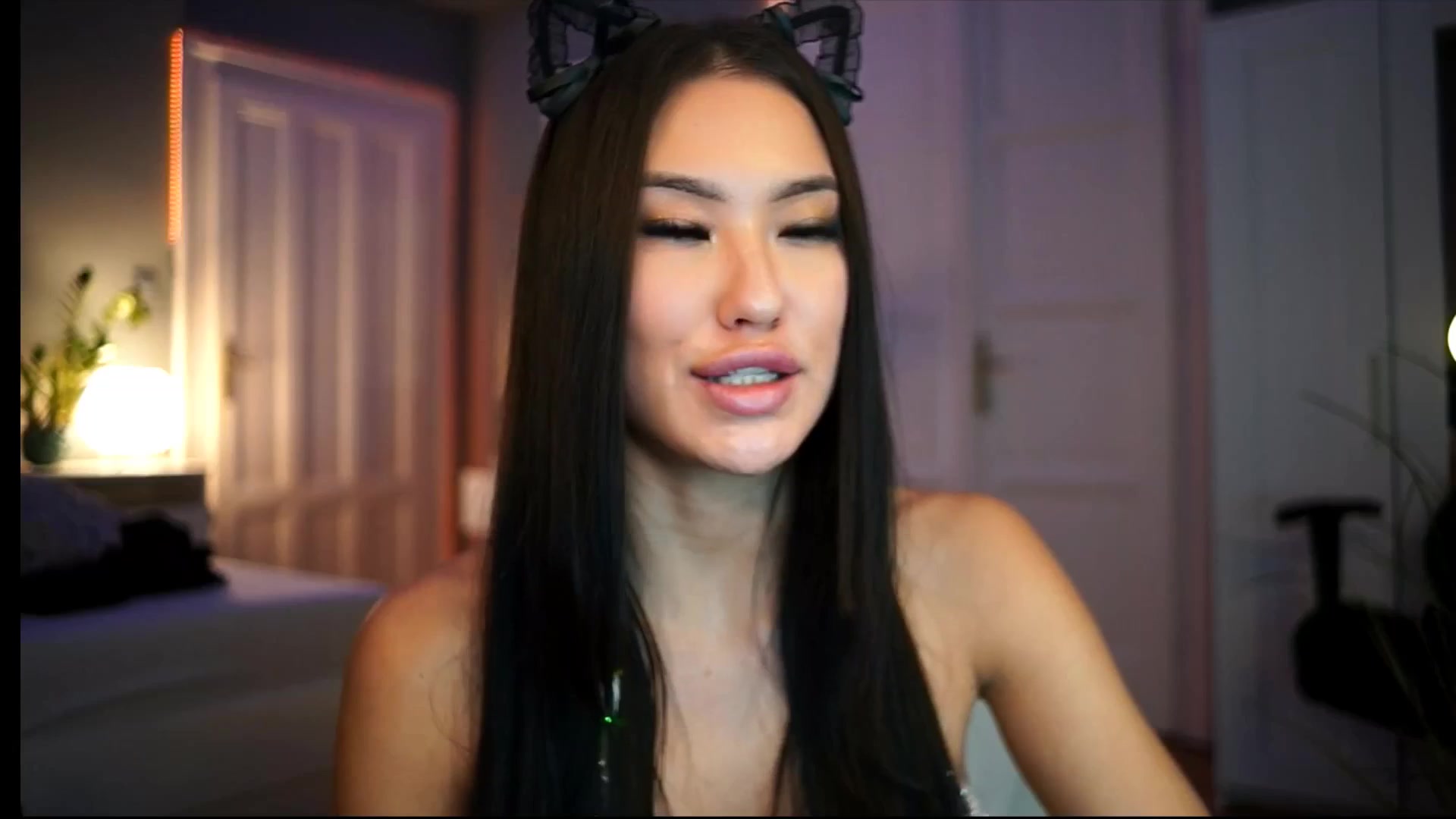 Gallery image thumbnail from MaiStream's myfreecams stream on, 12/28/2025, 23:04 image 11 of 20