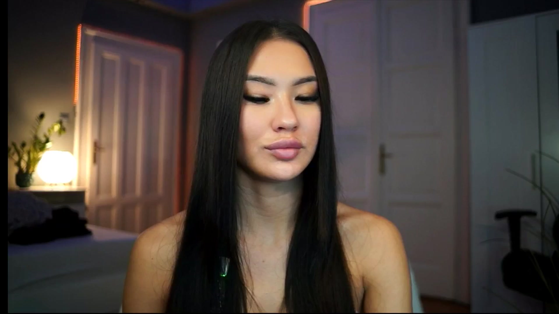Gallery image thumbnail from MaiStream's myfreecams stream on, 12/28/2025, 23:04 image 3 of 20