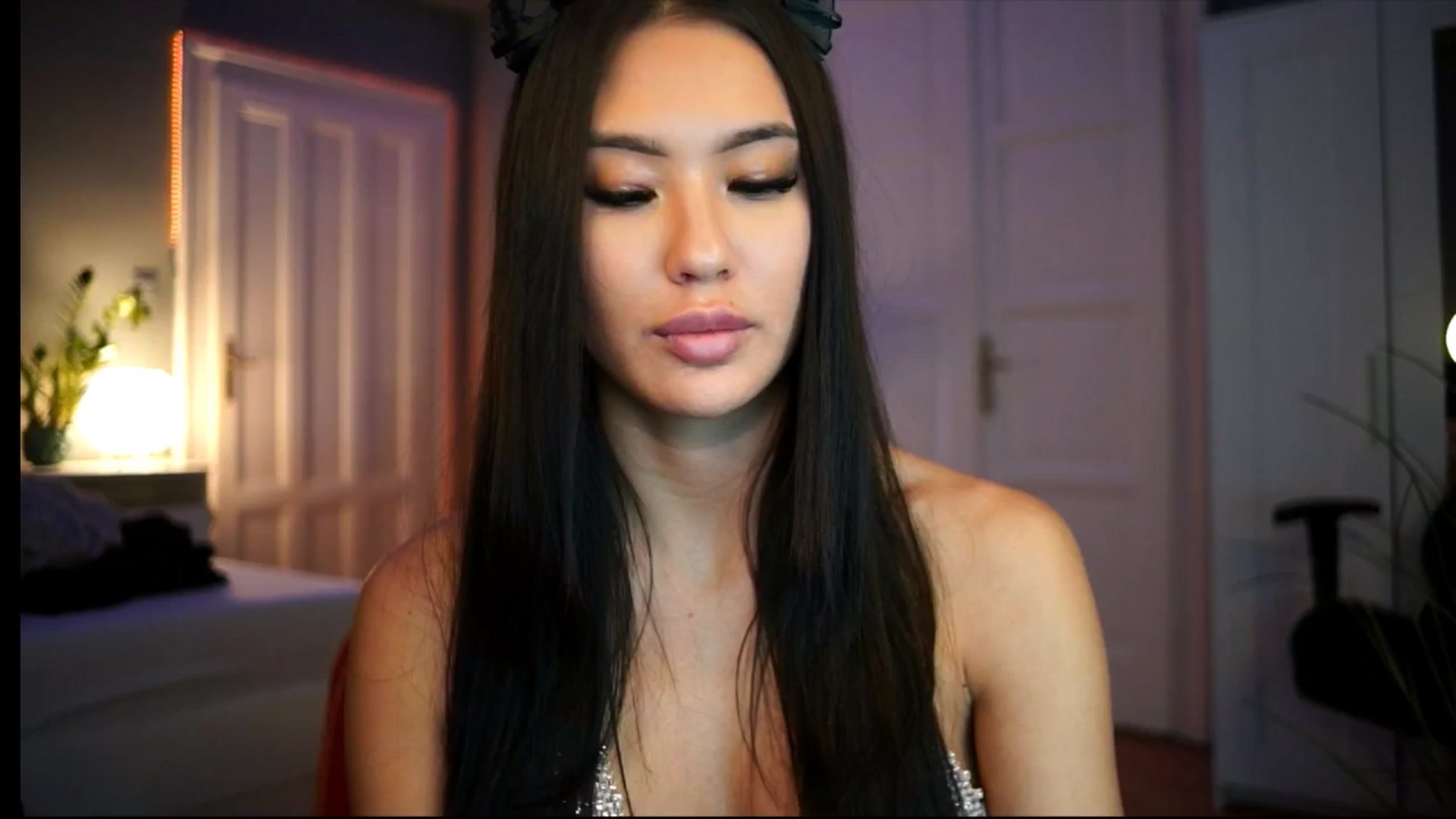 Gallery image thumbnail from MaiStream's myfreecams stream on, 12/28/2025, 23:49 image 2 of 20