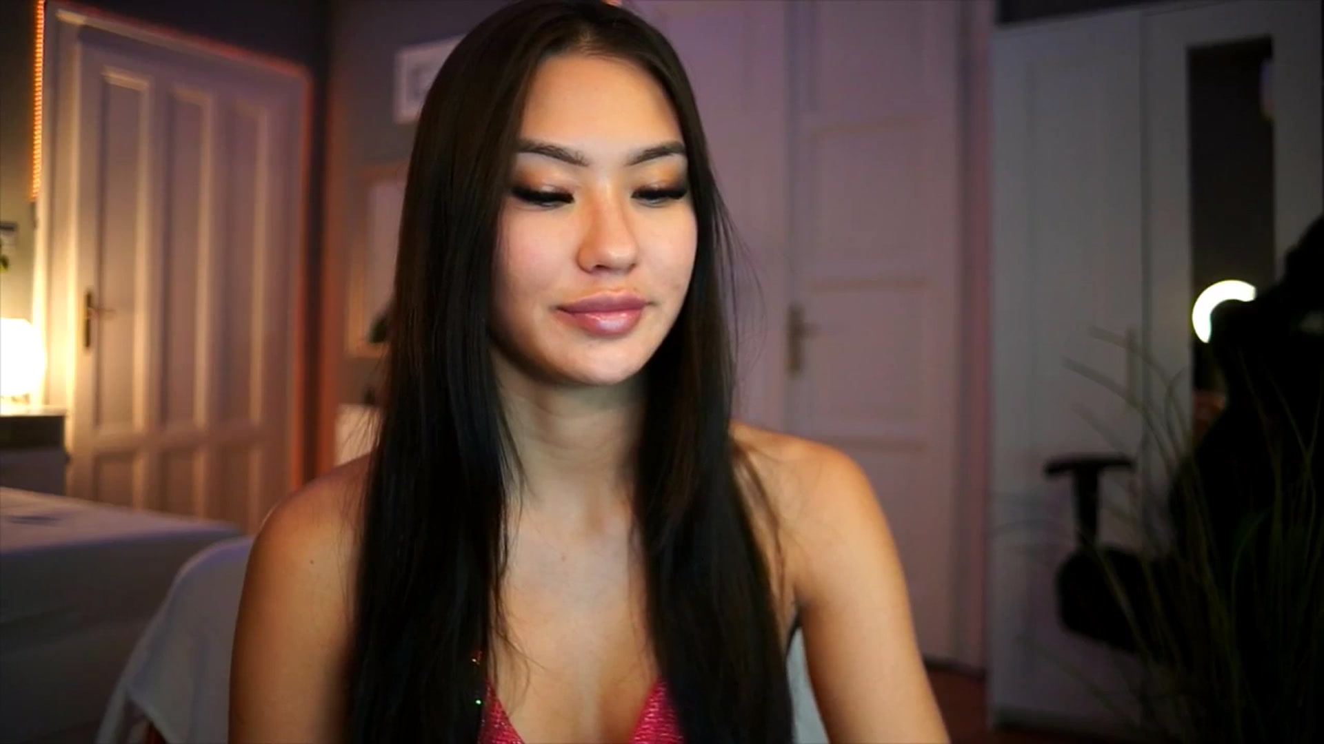 Gallery image thumbnail from MaiStream's myfreecams stream on, 12/29/2025, 19:00 image 13 of 20