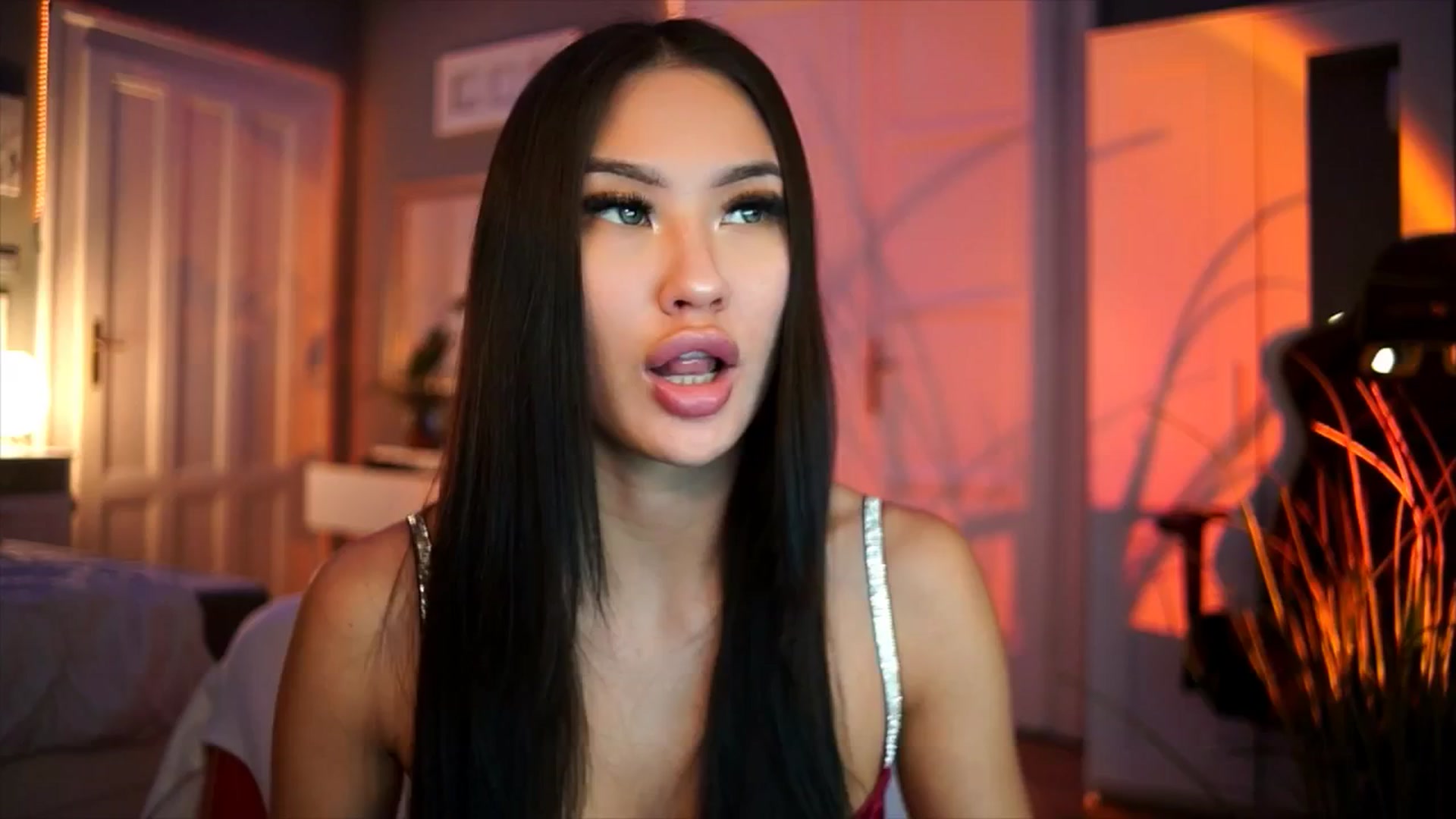Gallery image thumbnail from MaiStream's myfreecams stream on, 12/30/2025, 19:18 image 15 of 20