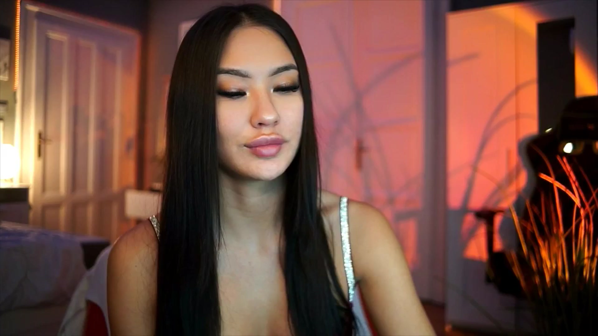 Gallery image thumbnail from MaiStream's myfreecams stream on, 12/30/2025, 19:18 image 17 of 20