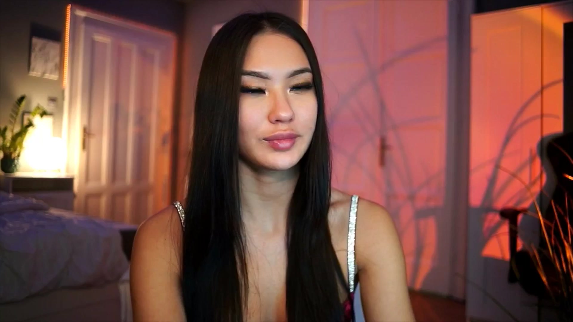 Gallery image thumbnail from MaiStream's myfreecams stream on, 12/31/2025, 24:26 image 15 of 20