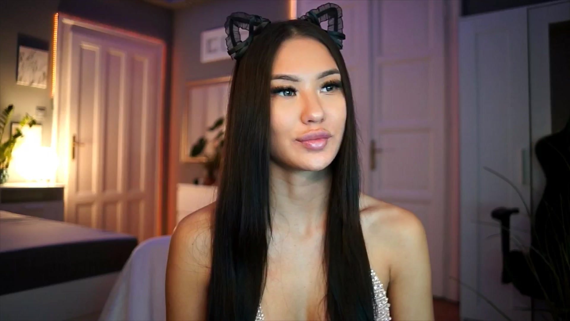 Gallery image thumbnail from MaiStream's myfreecams stream on, 01/01/2026, 02:24 image 14 of 20