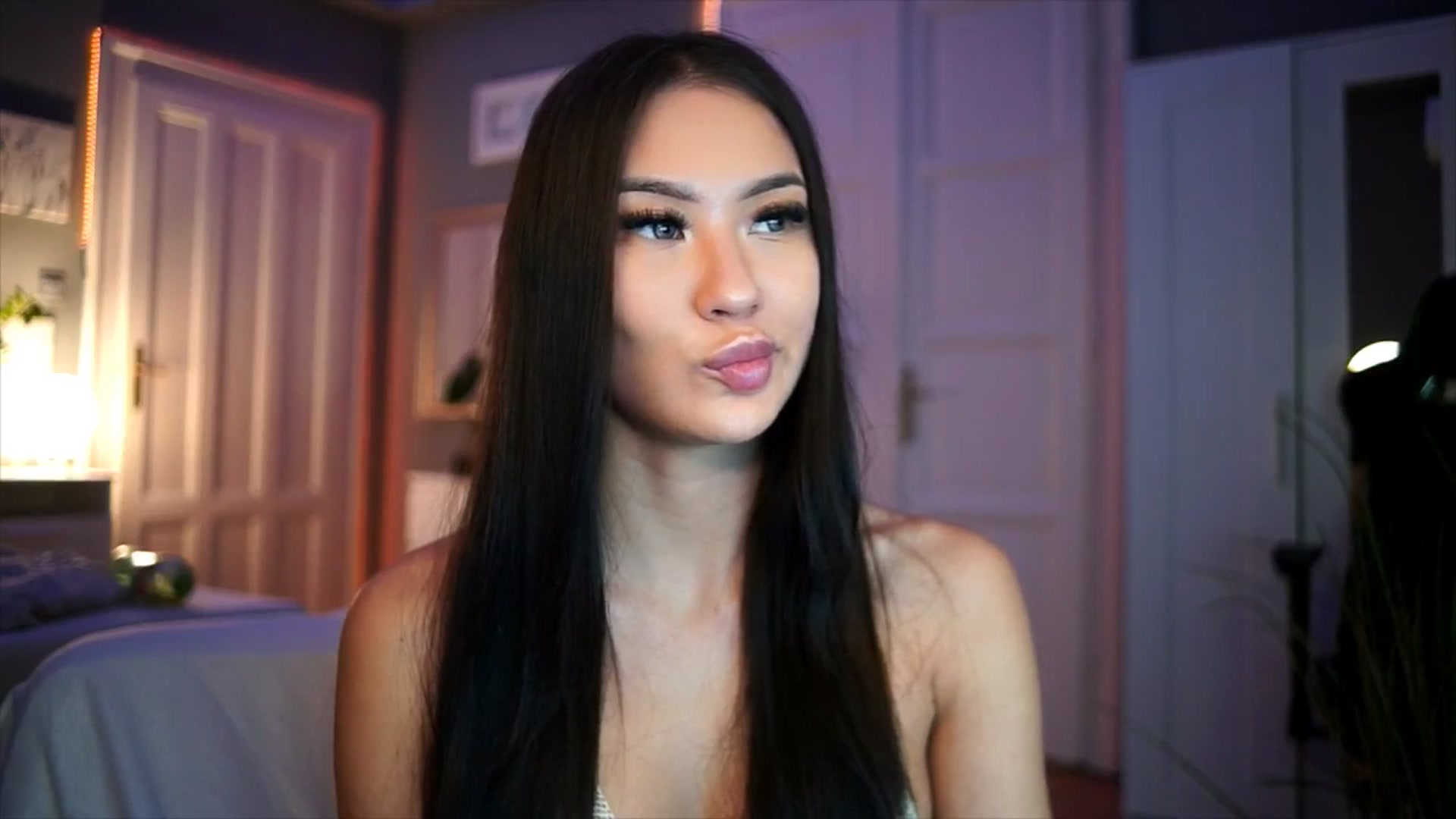 Gallery image thumbnail from MaiStream's myfreecams stream on, 01/01/2026, 21:23 image 17 of 20