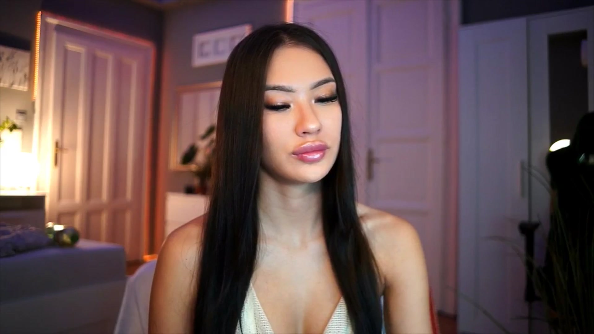 Gallery image thumbnail from MaiStream's myfreecams stream on, 01/01/2026, 21:23 image 2 of 20