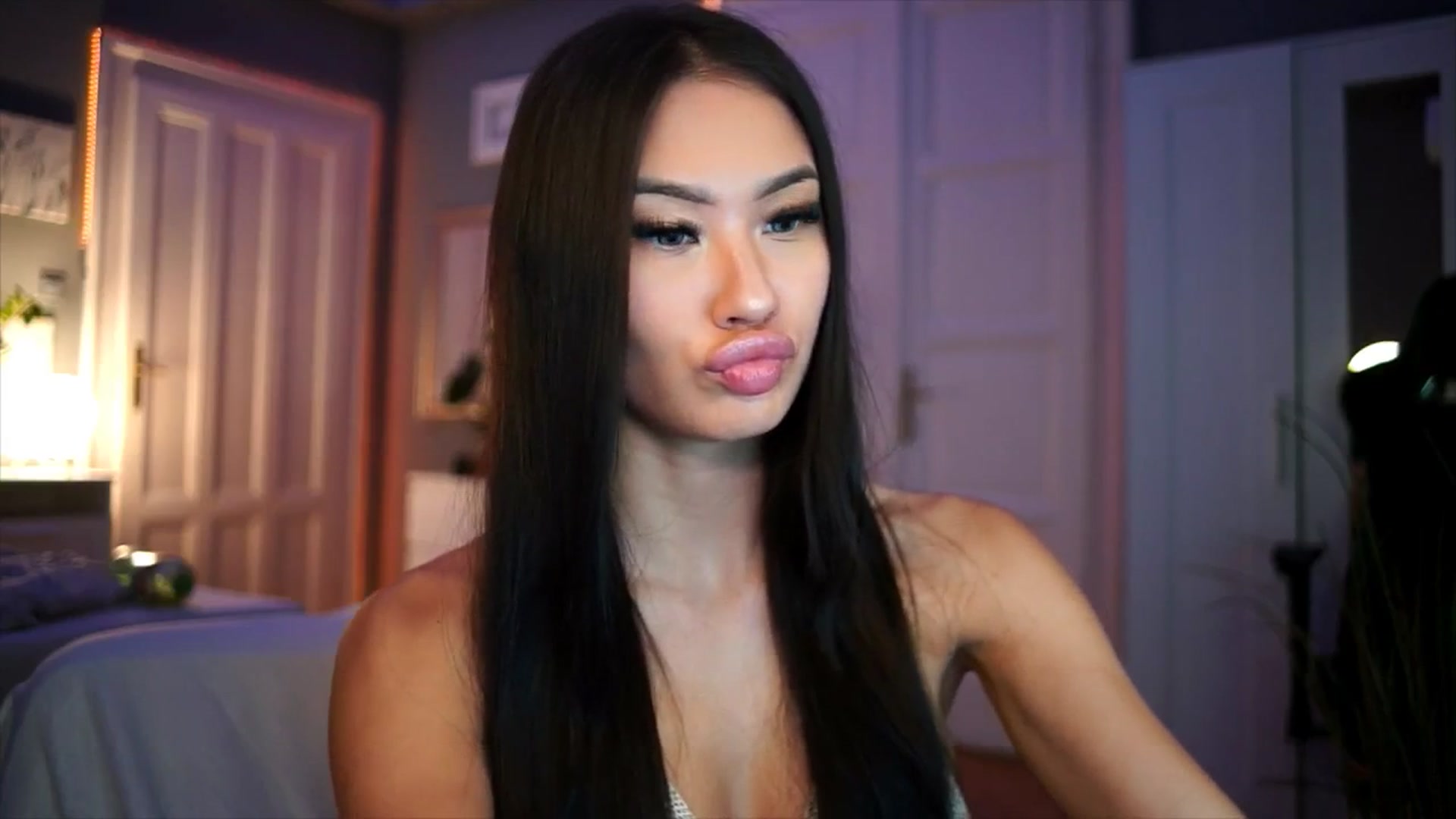 Gallery image thumbnail from MaiStream's myfreecams stream on, 01/01/2026, 21:23 image 16 of 20