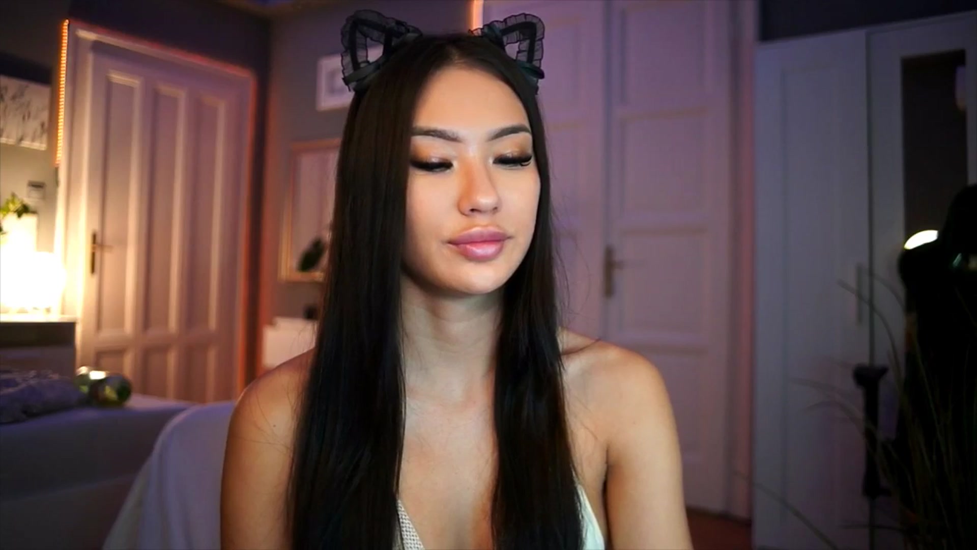 Gallery image thumbnail from MaiStream's myfreecams stream on, 01/01/2026, 22:37 image 13 of 20