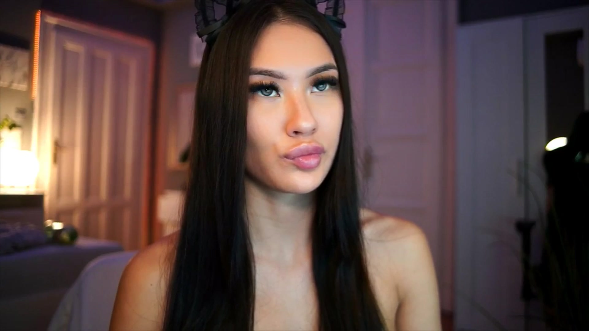 Gallery image thumbnail from MaiStream's myfreecams stream on, 01/01/2026, 22:37 image 15 of 20