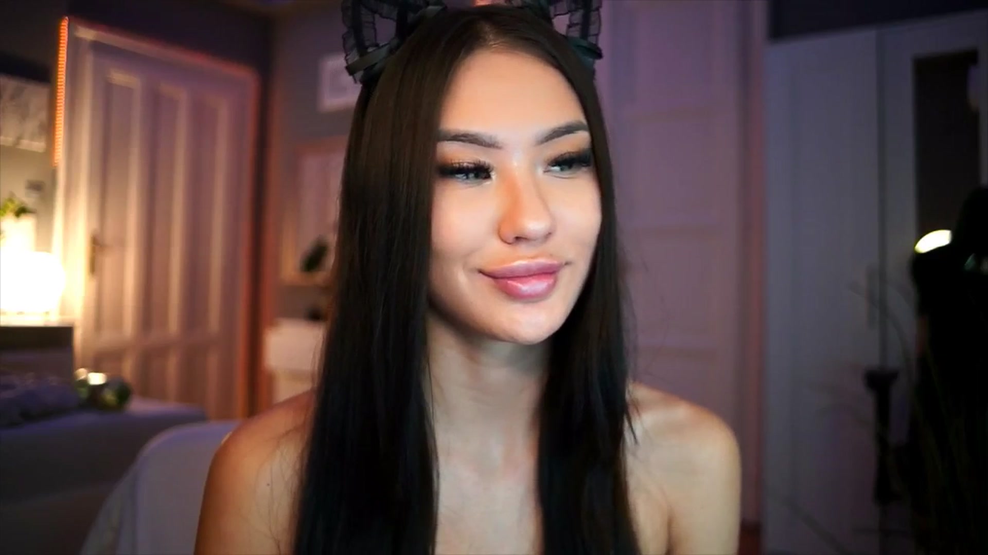 Gallery image thumbnail from MaiStream's myfreecams stream on, 01/01/2026, 22:37 image 17 of 20
