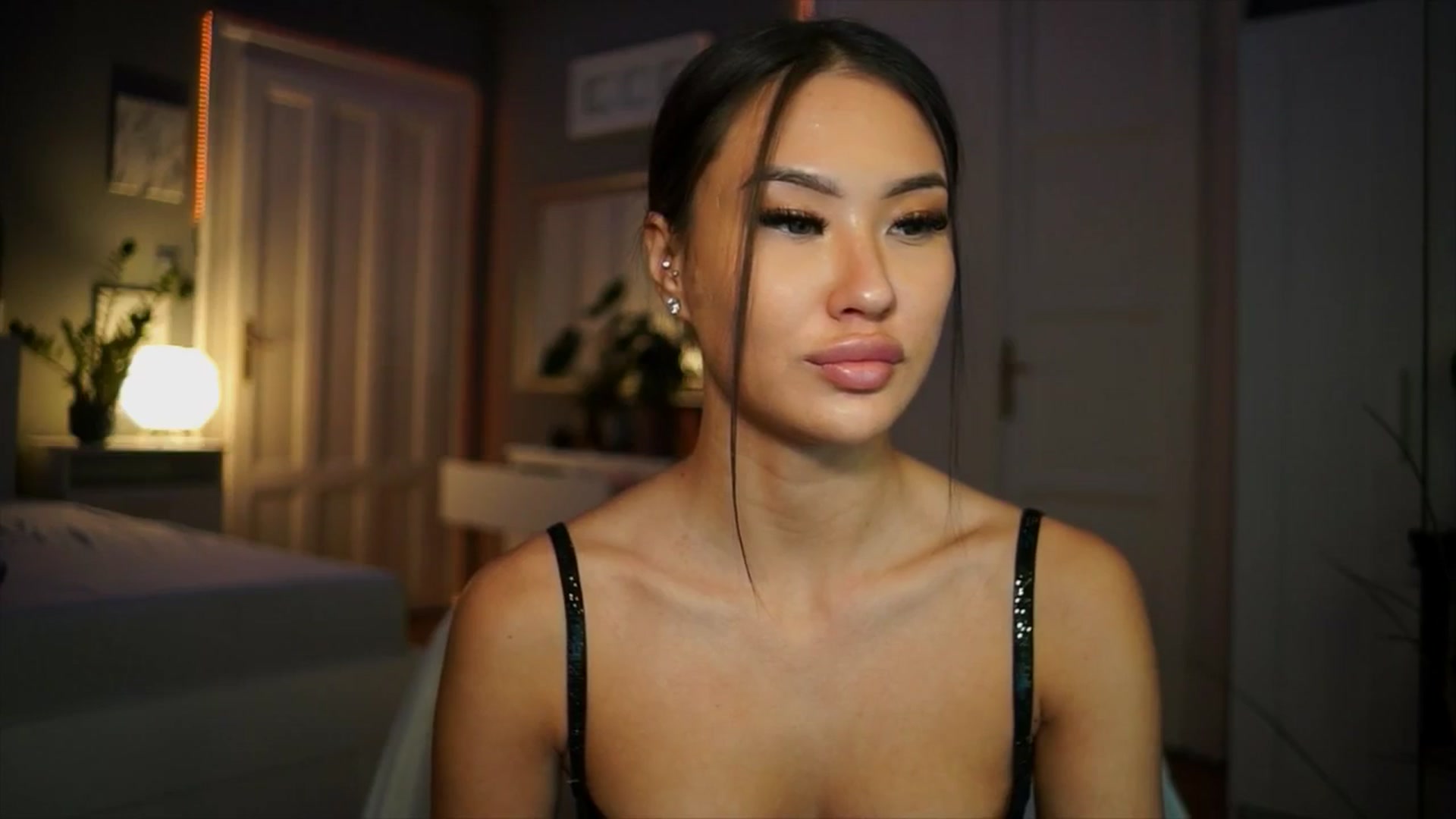 Gallery image thumbnail from MaiStream's myfreecams stream on, 01/04/2026, 24:06 image 8 of 20