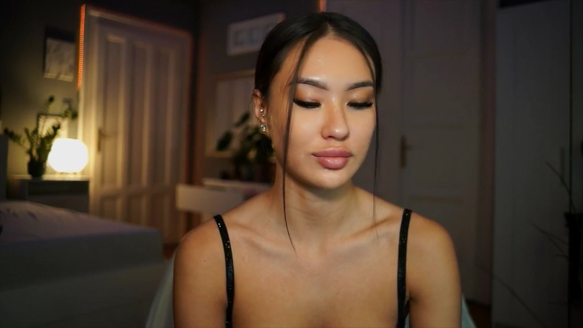 Gallery image thumbnail from MaiStream's myfreecams stream on, 01/04/2026, 24:06 image 14 of 20