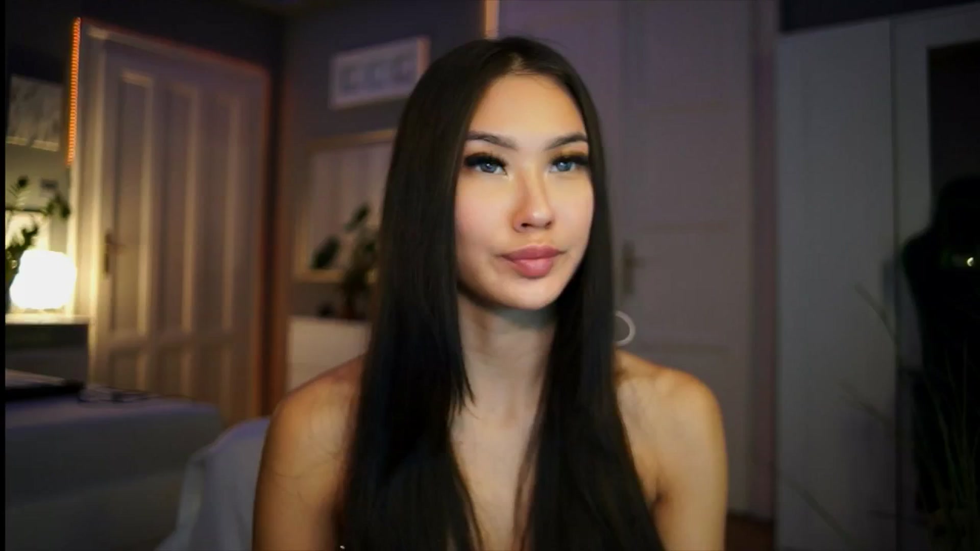 Gallery image thumbnail from MaiStream's myfreecams stream on, 01/08/2026, 24:08 image 12 of 20