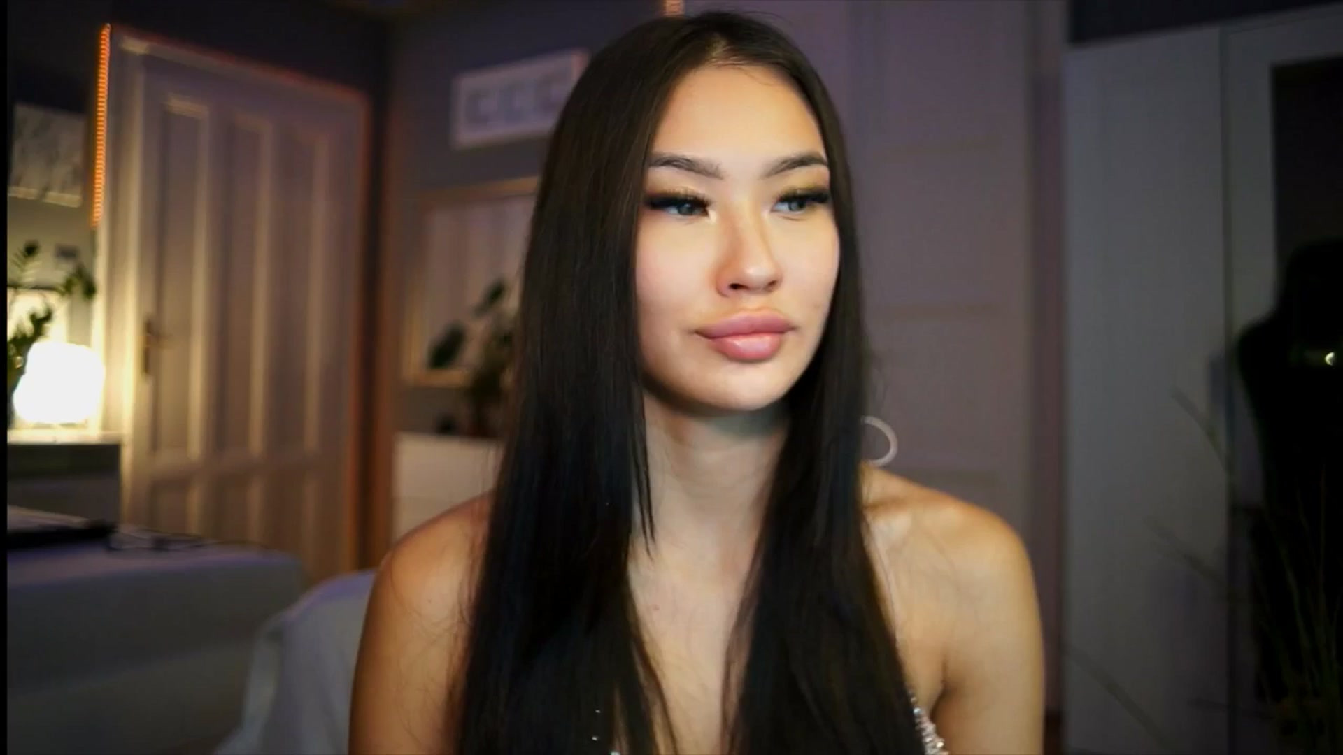 Gallery image thumbnail from MaiStream's myfreecams stream on, 01/08/2026, 24:08 image 10 of 20