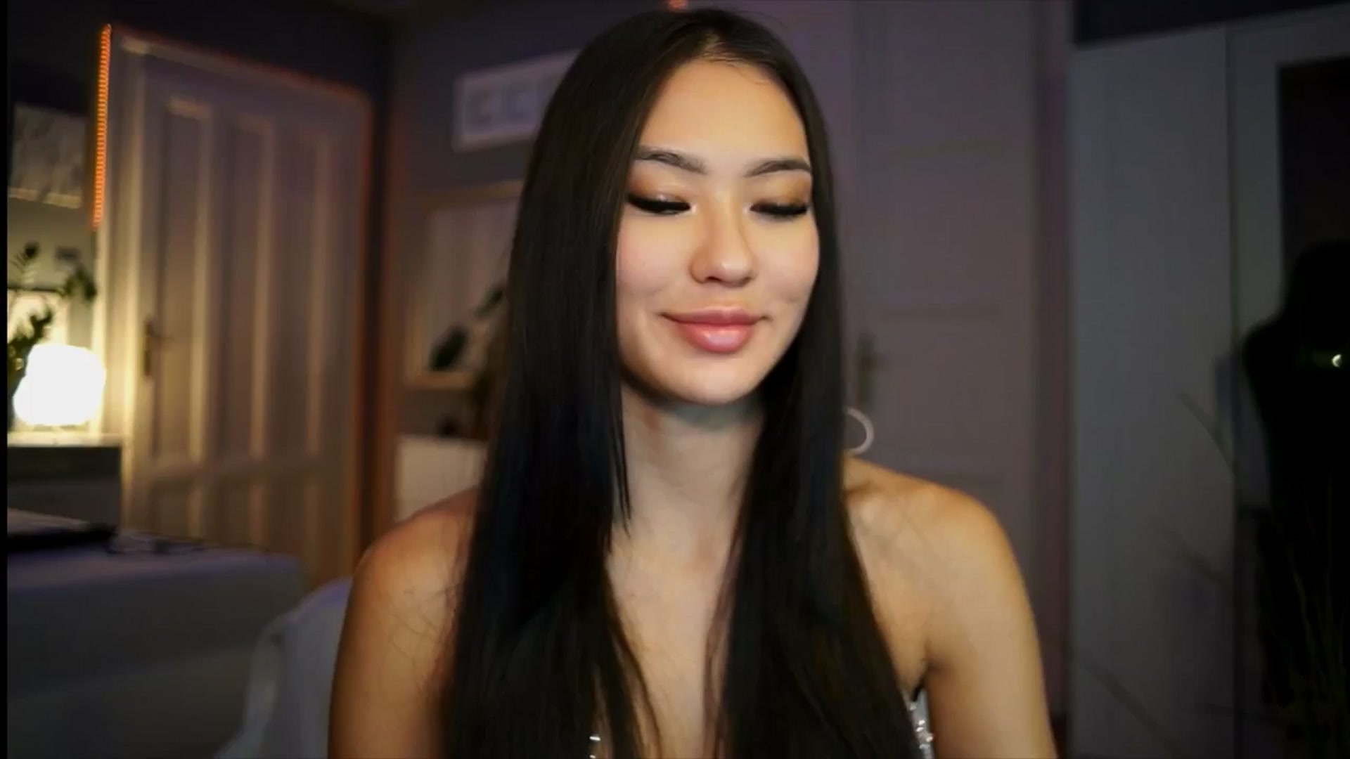 Gallery image thumbnail from MaiStream's myfreecams stream on, 01/08/2026, 24:08 image 9 of 20
