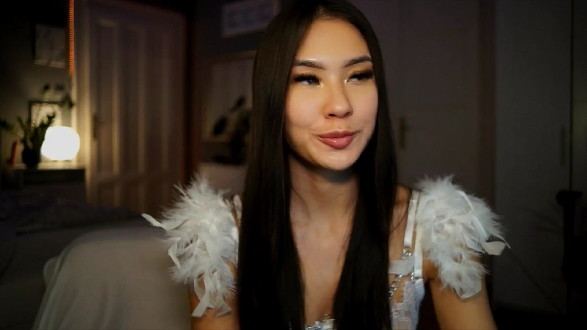Gallery image thumbnail from MaiStream's myfreecams stream on, 01/12/2026, 24:54 image 17 of 20