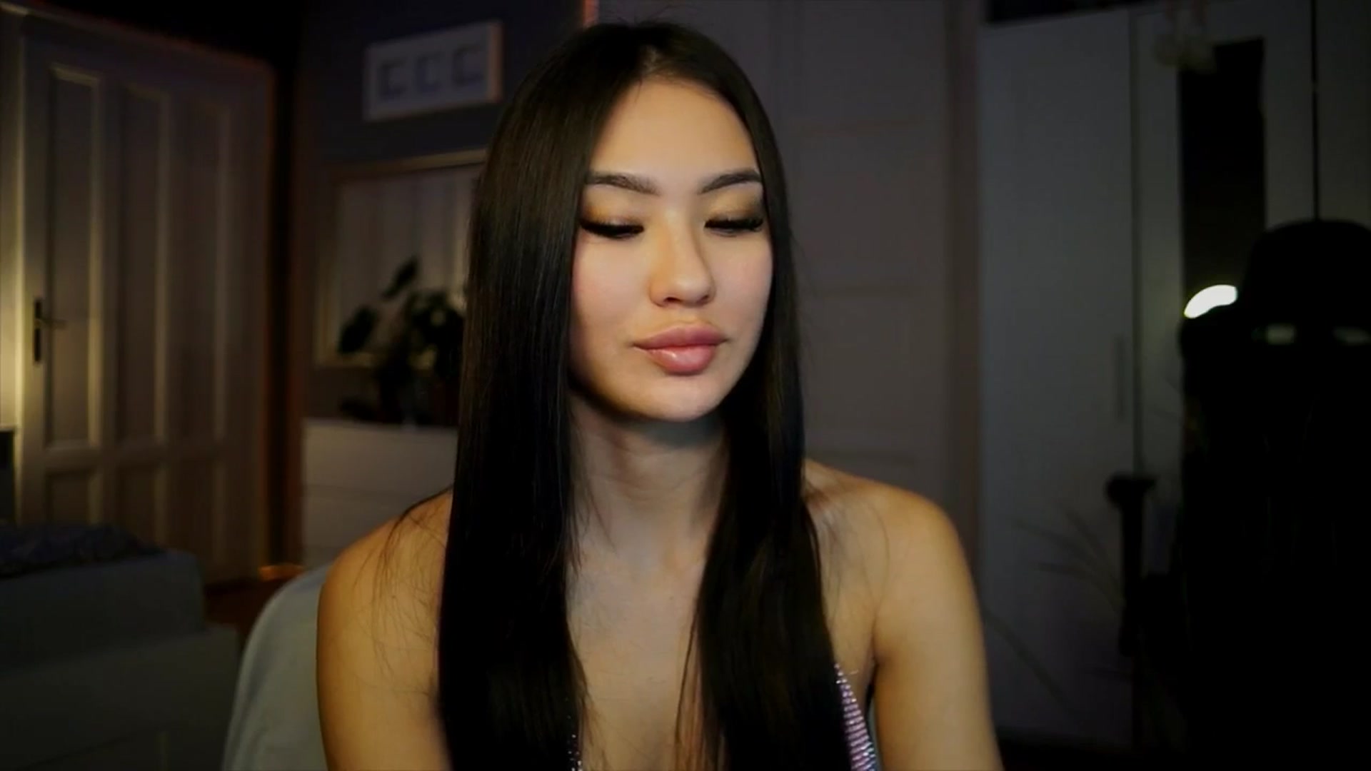 Gallery image thumbnail from MaiStream's myfreecams stream on, 01/12/2026, 22:12 image 16 of 20