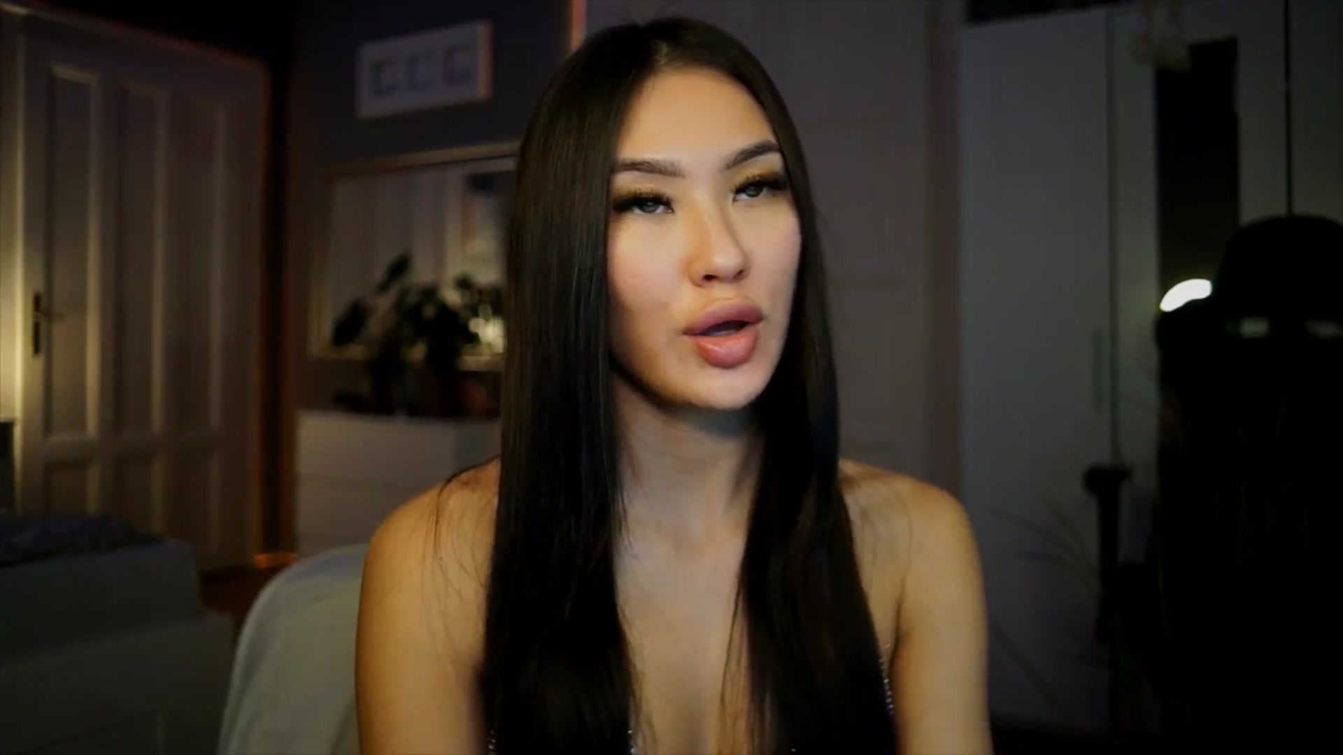 Gallery image thumbnail from MaiStream's myfreecams stream on, 01/12/2026, 22:12 image 17 of 20