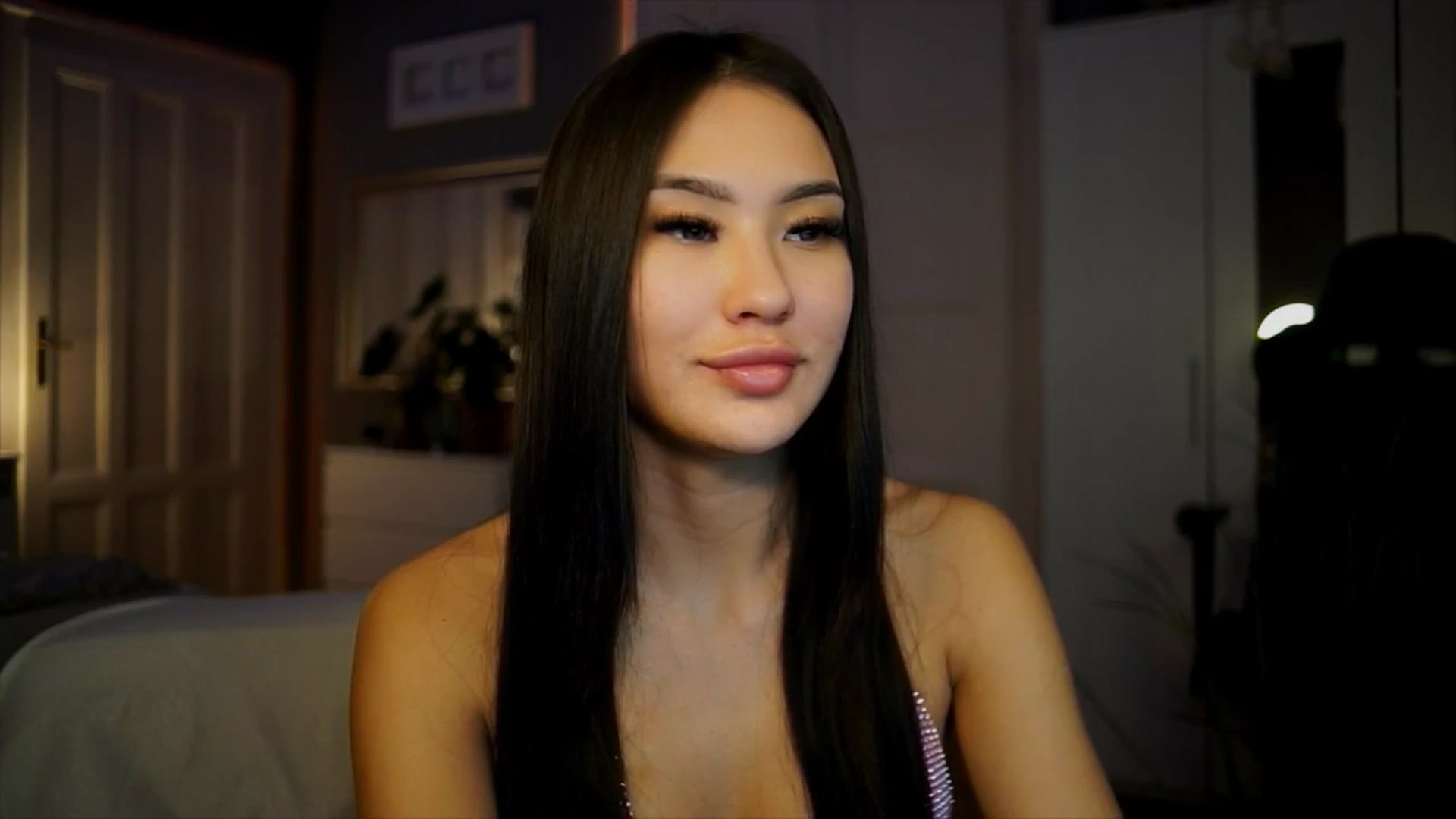 Gallery image thumbnail from MaiStream's myfreecams stream on, 01/12/2026, 23:15 image 6 of 20