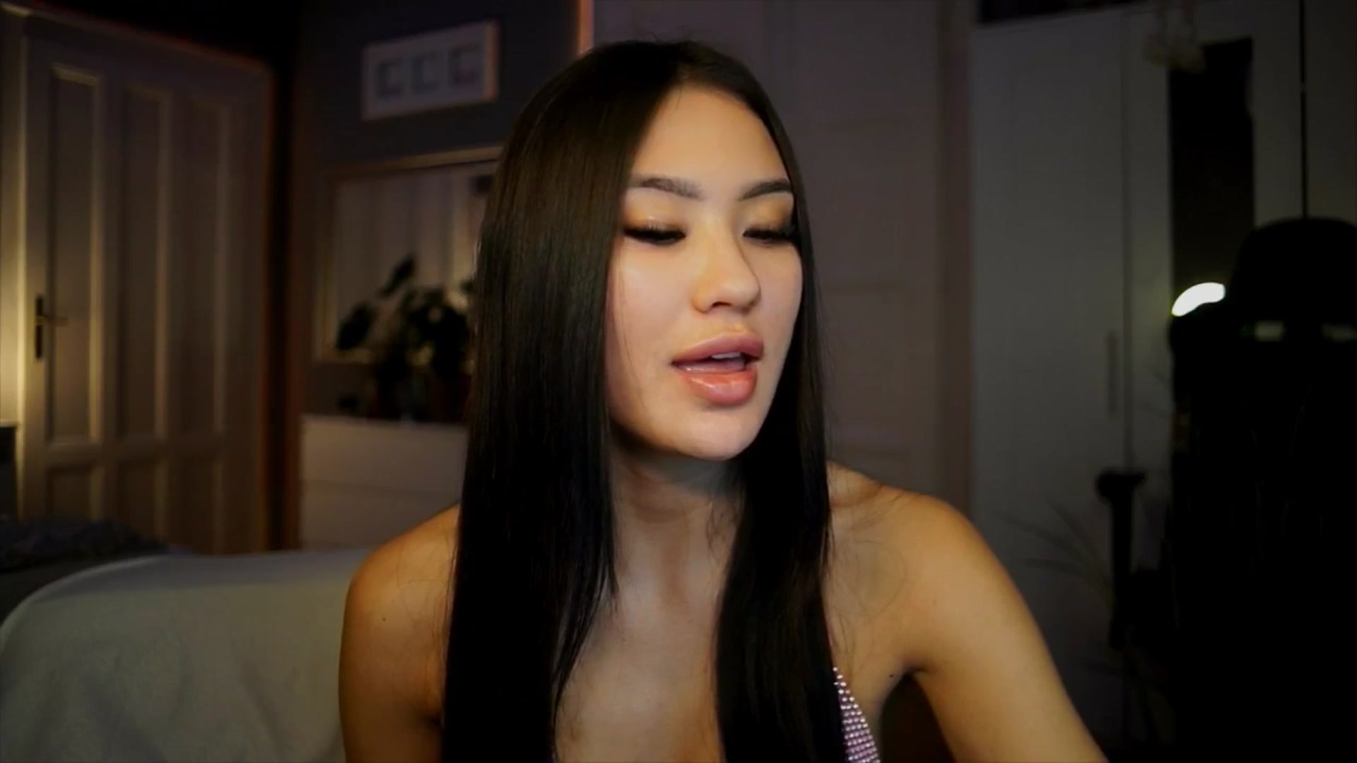 Gallery image thumbnail from MaiStream's myfreecams stream on, 01/12/2026, 23:15 image 12 of 20