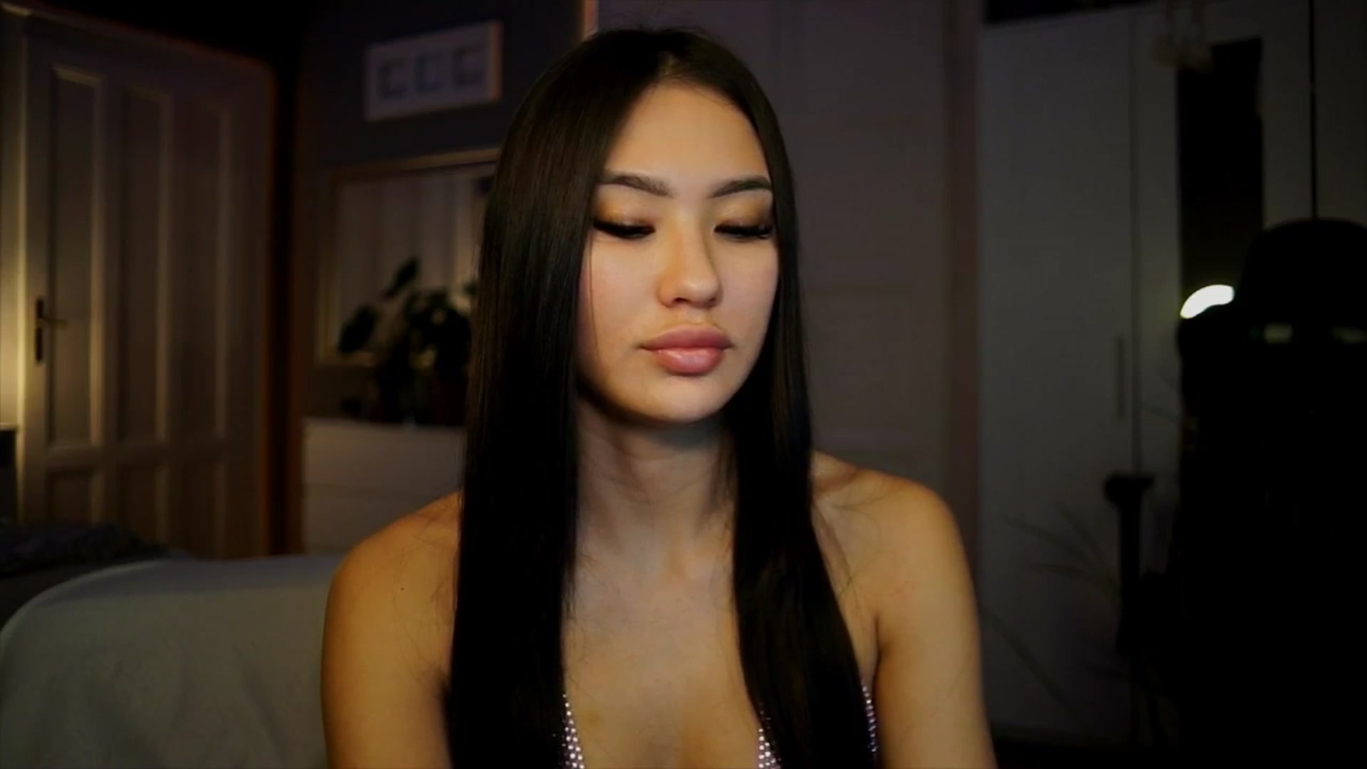 Gallery image thumbnail from MaiStream's myfreecams stream on, 01/12/2026, 23:15 image 4 of 20