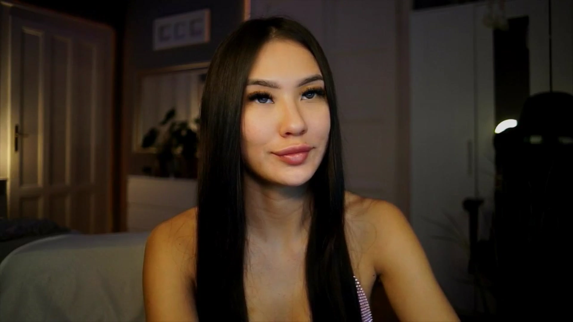 Gallery image thumbnail from MaiStream's myfreecams stream on, 01/12/2026, 23:15 image 10 of 20