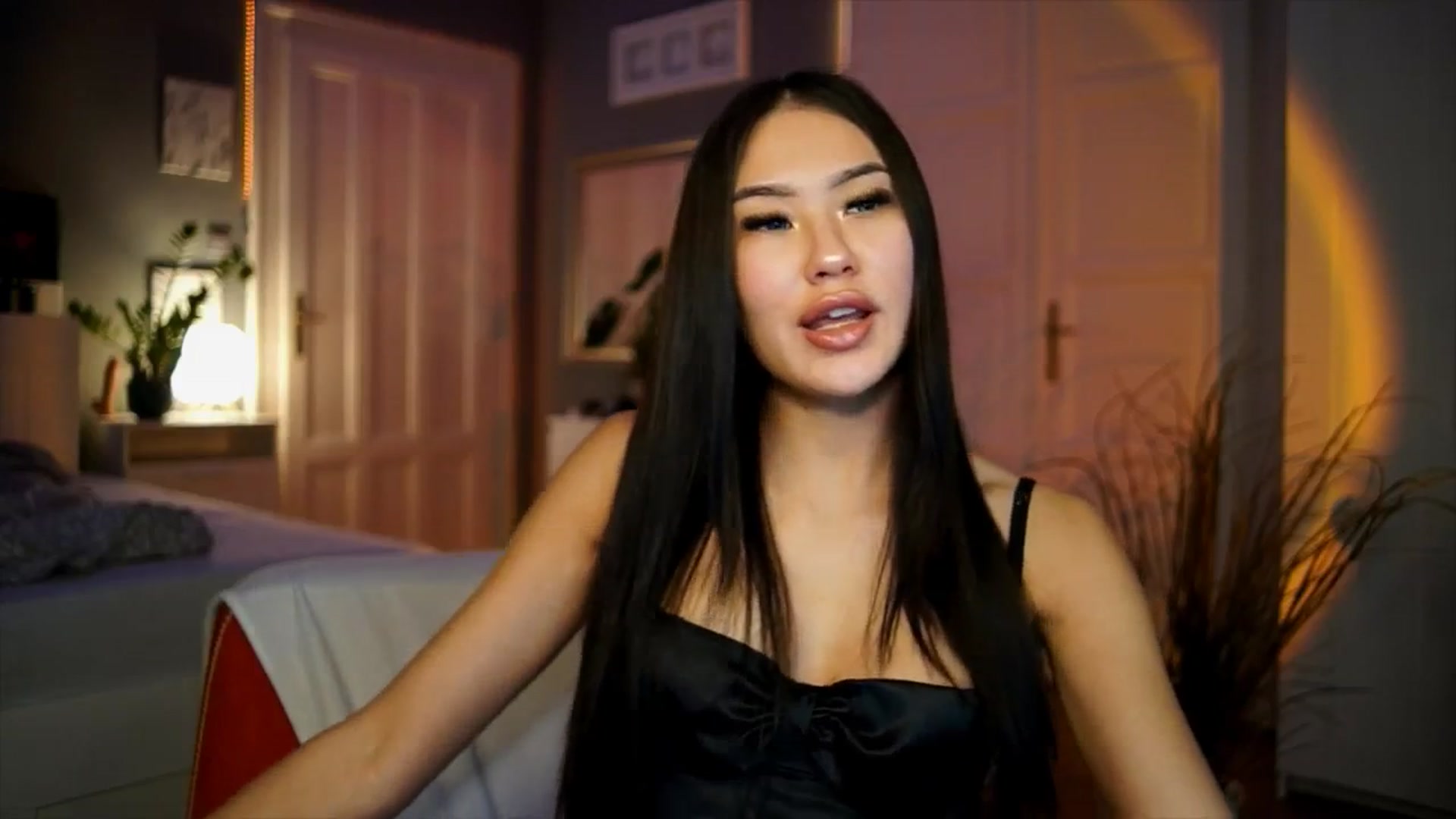 Gallery image thumbnail from MaiStream's myfreecams stream on, 01/14/2026, 22:04 image 10 of 20