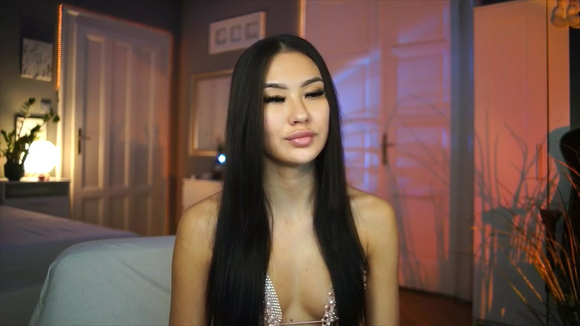 Gallery image thumbnail from MaiStream's myfreecams stream on, 01/18/2026, 01:04 image 12 of 20