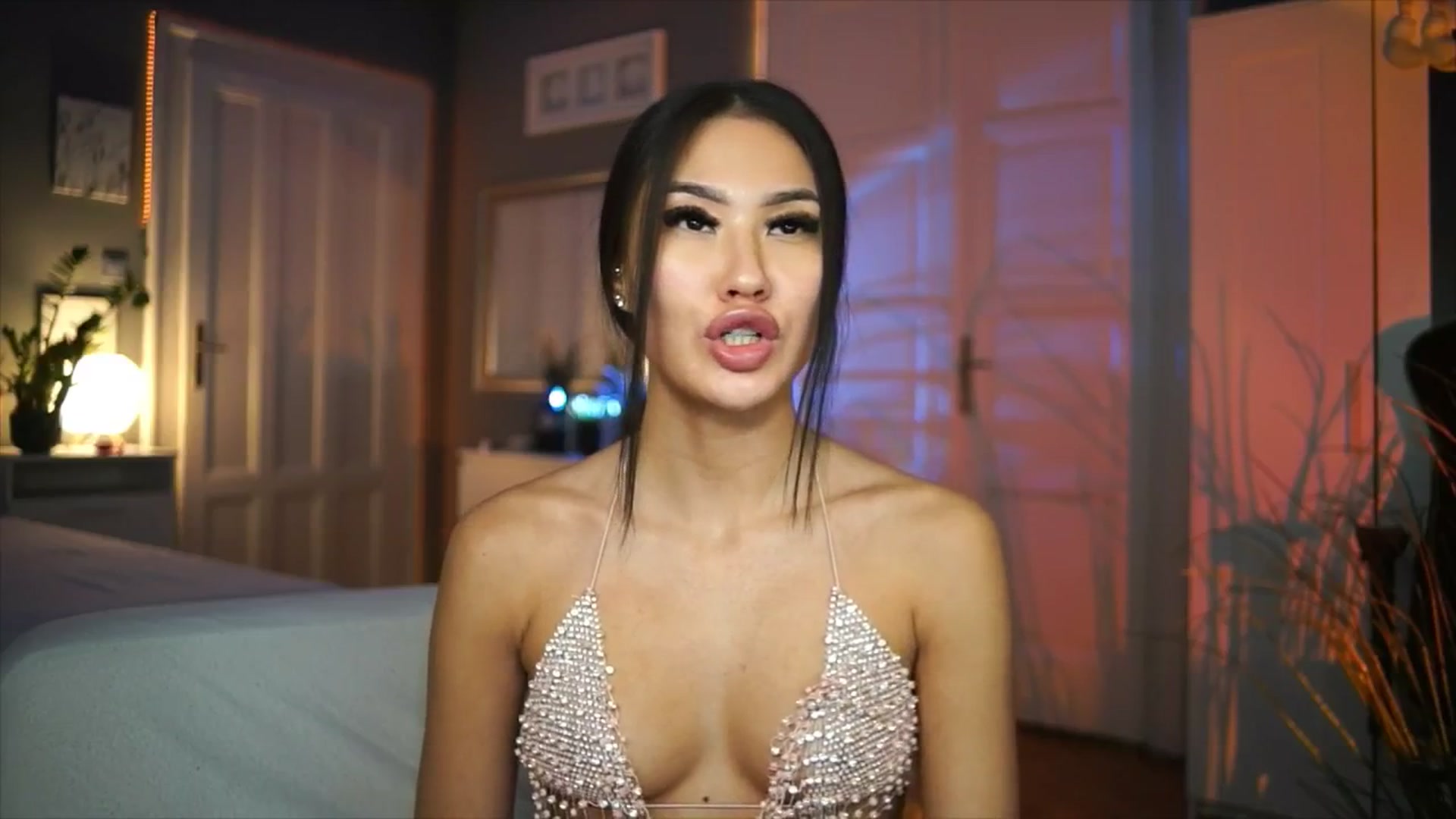 Gallery image thumbnail from MaiStream's myfreecams stream on, 01/18/2026, 01:04 image 17 of 20