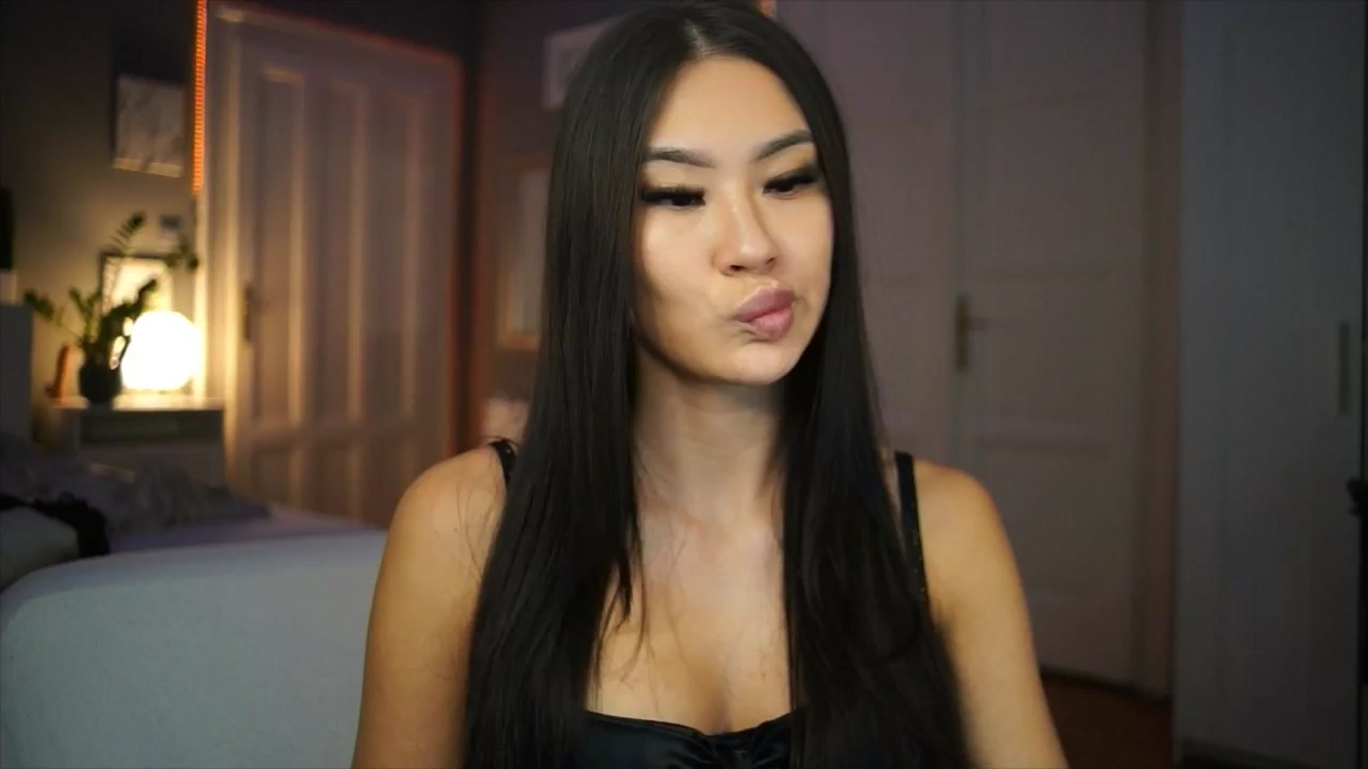 Gallery image thumbnail from MaiStream's myfreecams stream on, 01/20/2026, 22:36 image 1 of 20