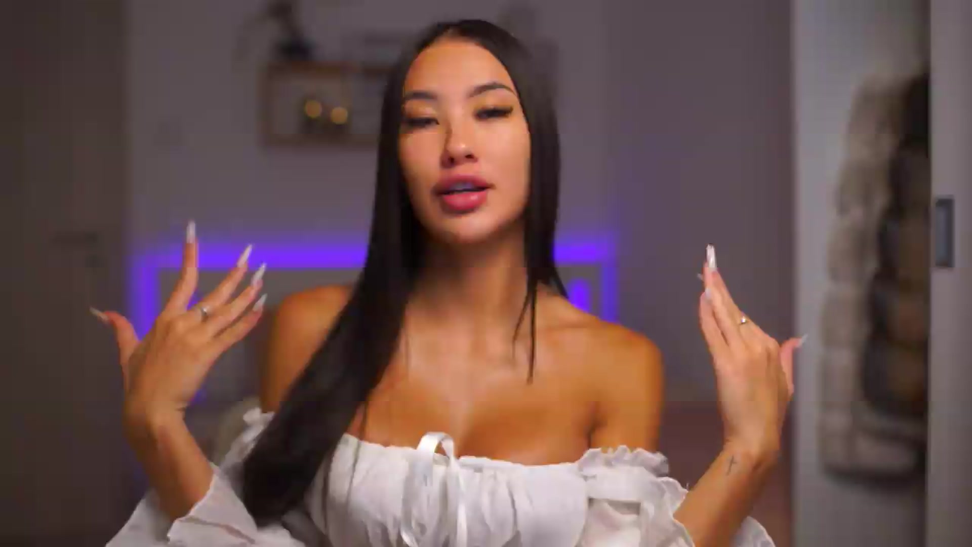Gallery image thumbnail from MaiStream's myfreecams stream on, 08/13/2026, 21:11 image 13 of 20