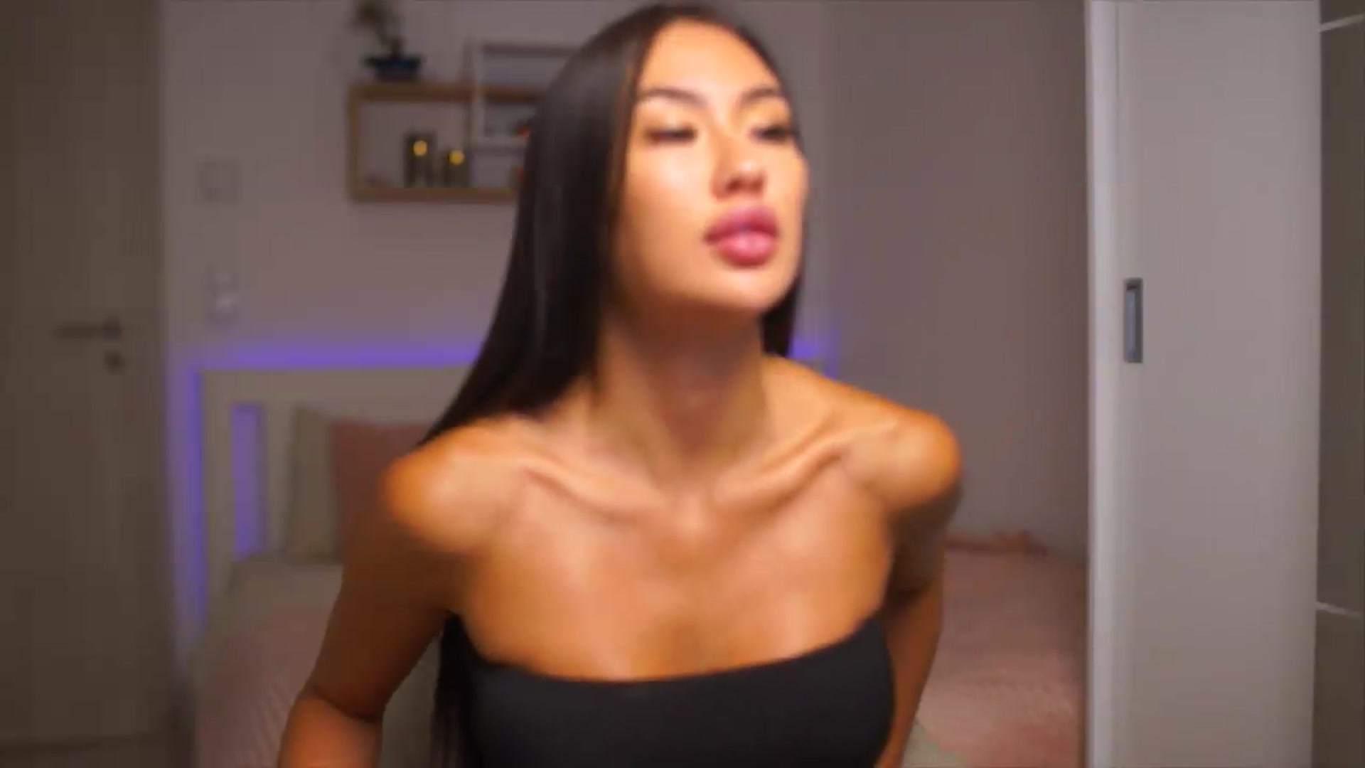 Gallery image thumbnail from MaiStream's myfreecams stream on, 08/29/2026, 01:05 image 13 of 20