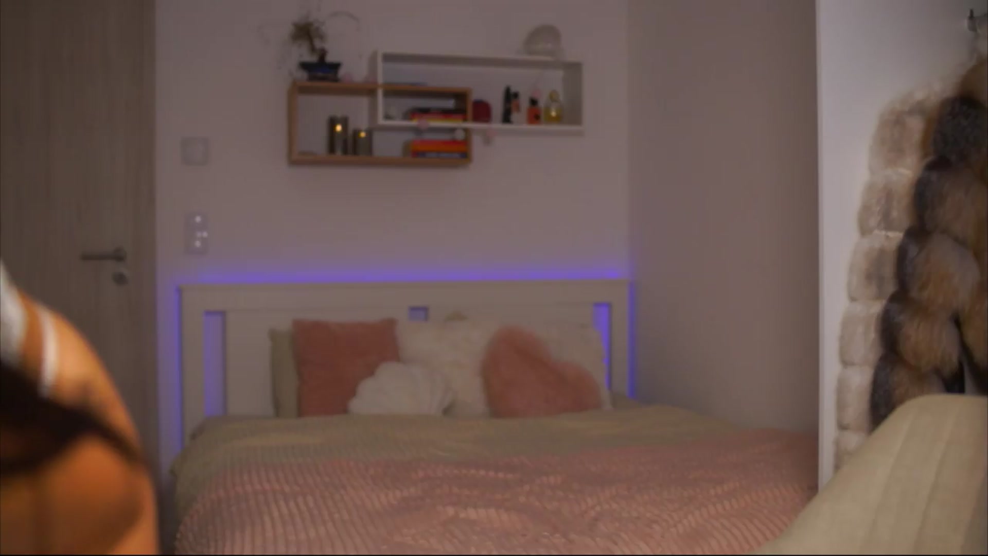 Gallery image thumbnail from MaiStream's myfreecams stream on, 09/05/2026, 23:42 image 11 of 20